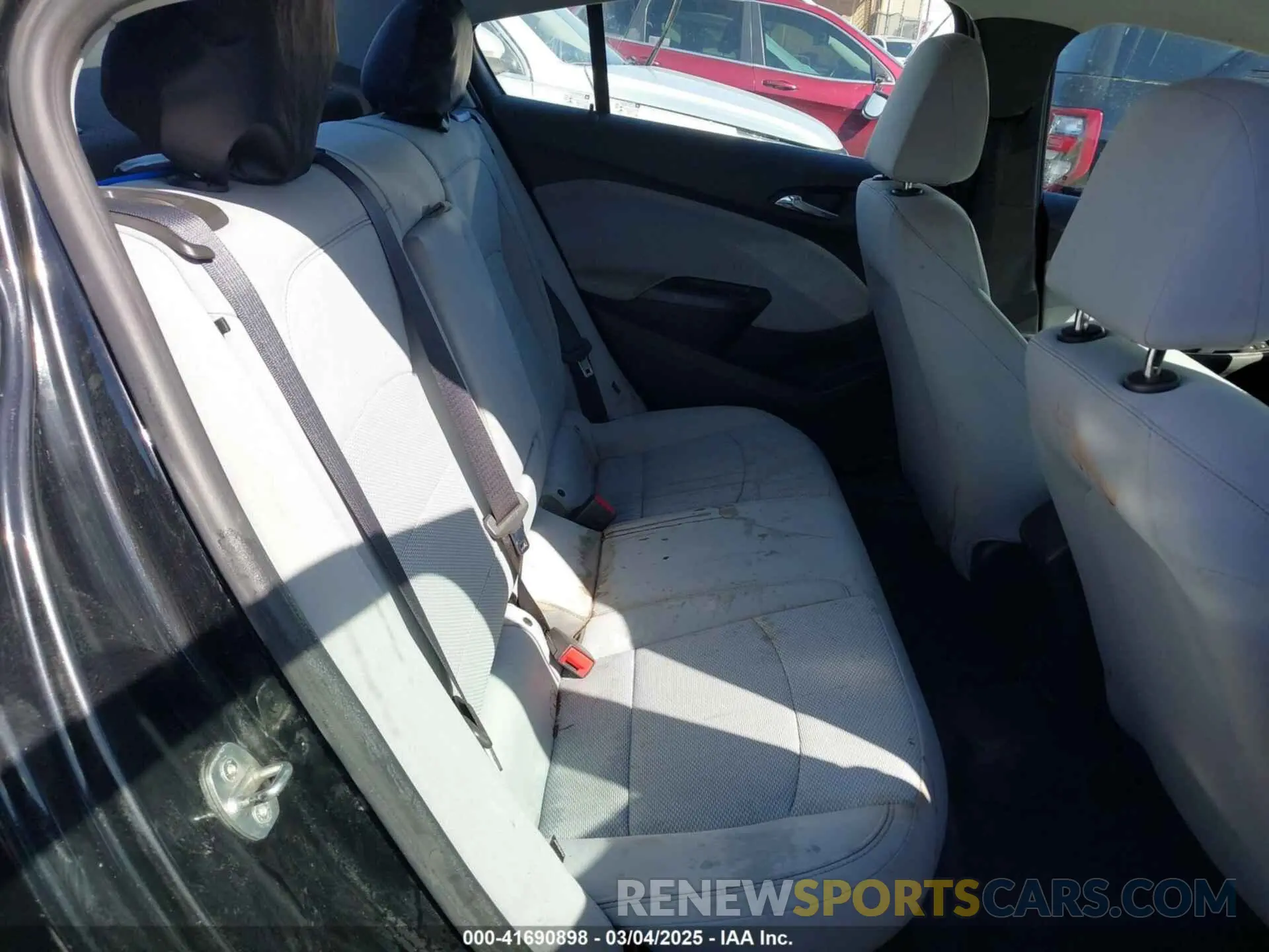 8 fotografías del automóvil dañado 1G1BE5SM6K7124879 CHEVROLET CRUZE 2019