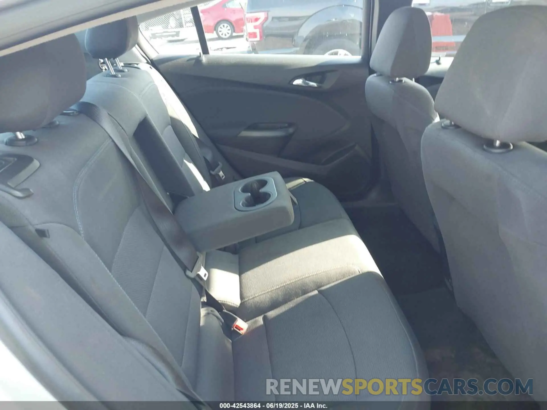 8 fotografías del automóvil dañado 1G1BE5SM6K7139527 CHEVROLET CRUZE 2019
