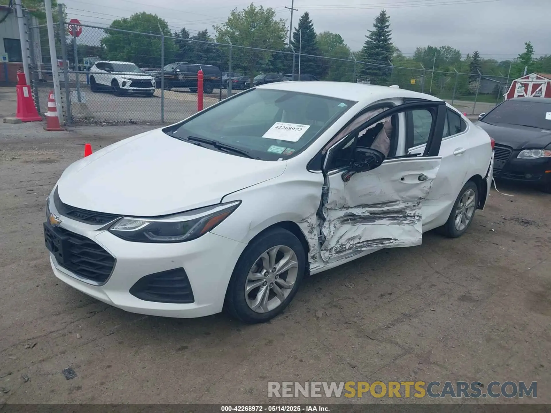 2 fotografías del automóvil dañado 1G1BE5SM6K7146428 CHEVROLET CRUZE 2019