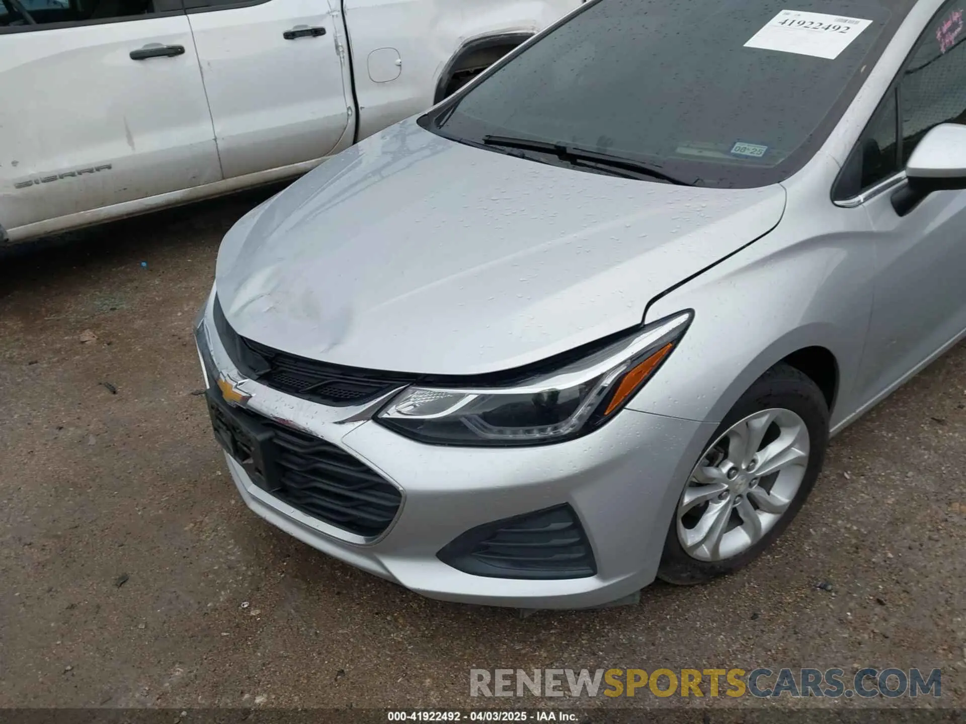 17 fotografías del automóvil dañado 1G1BE5SM7K7107704 CHEVROLET CRUZE 2019