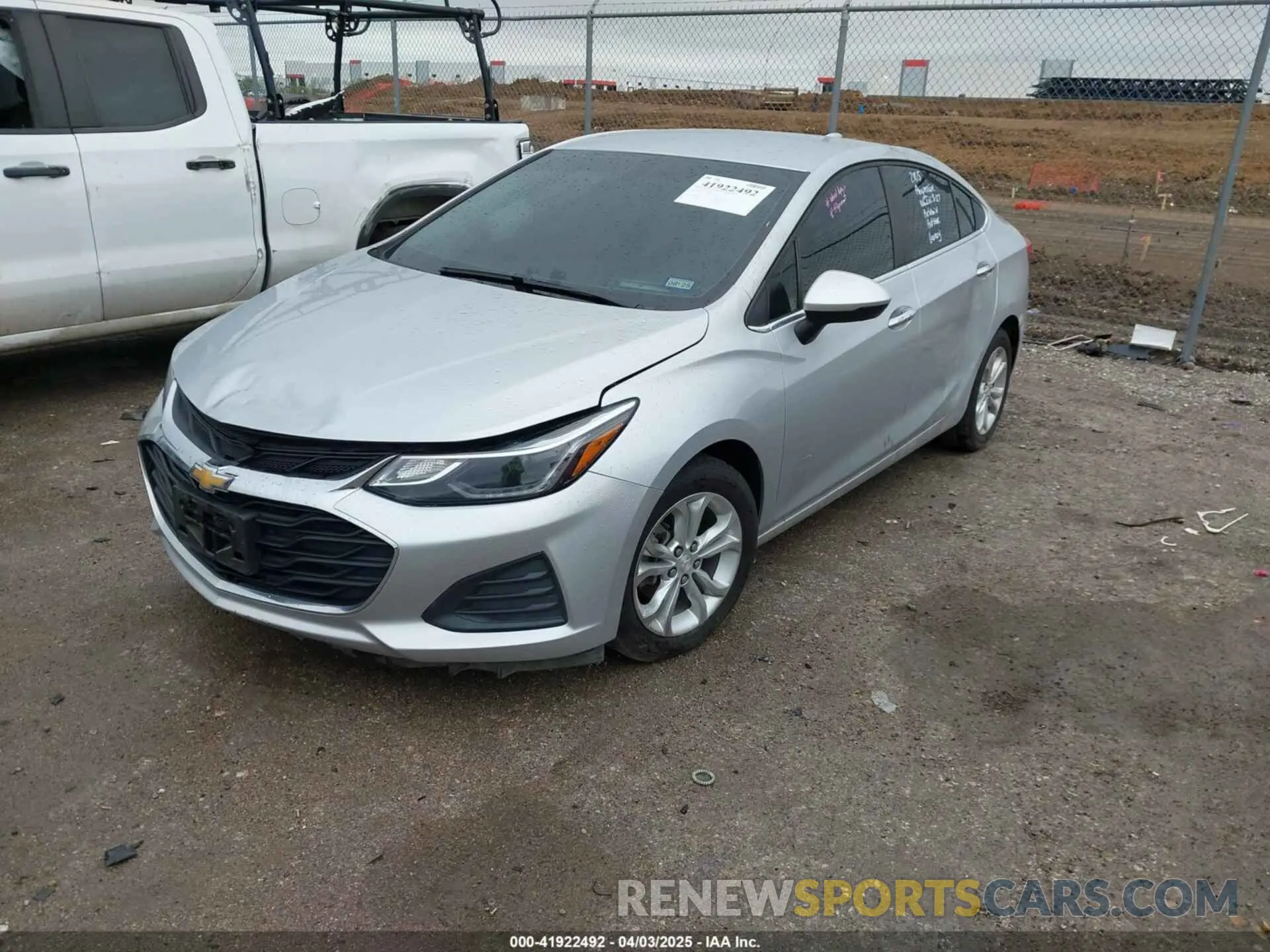 2 fotografías del automóvil dañado 1G1BE5SM7K7107704 CHEVROLET CRUZE 2019