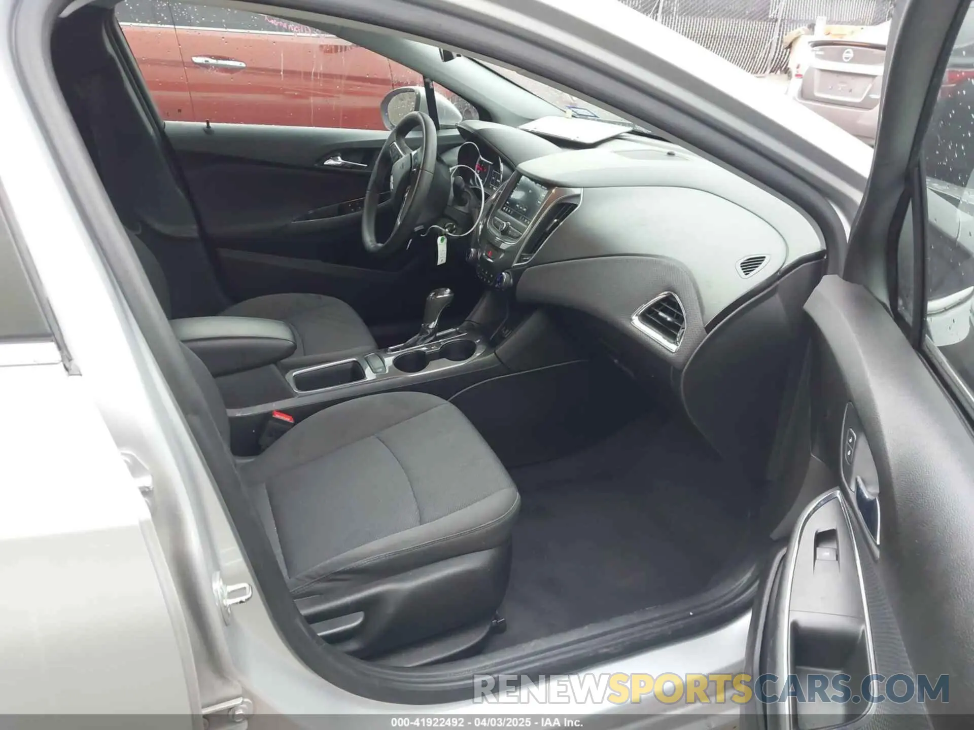 5 fotografías del automóvil dañado 1G1BE5SM7K7107704 CHEVROLET CRUZE 2019