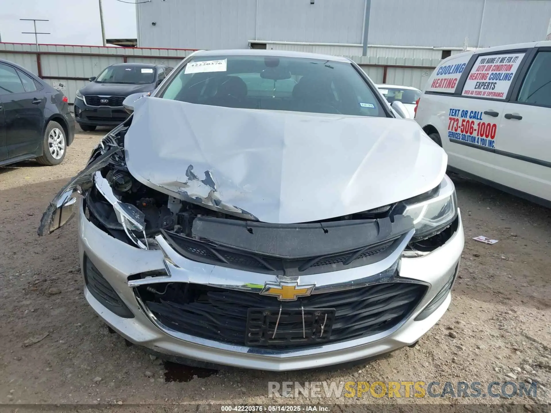 12 fotografías del automóvil dañado 1G1BE5SM7K7108934 CHEVROLET CRUZE 2019