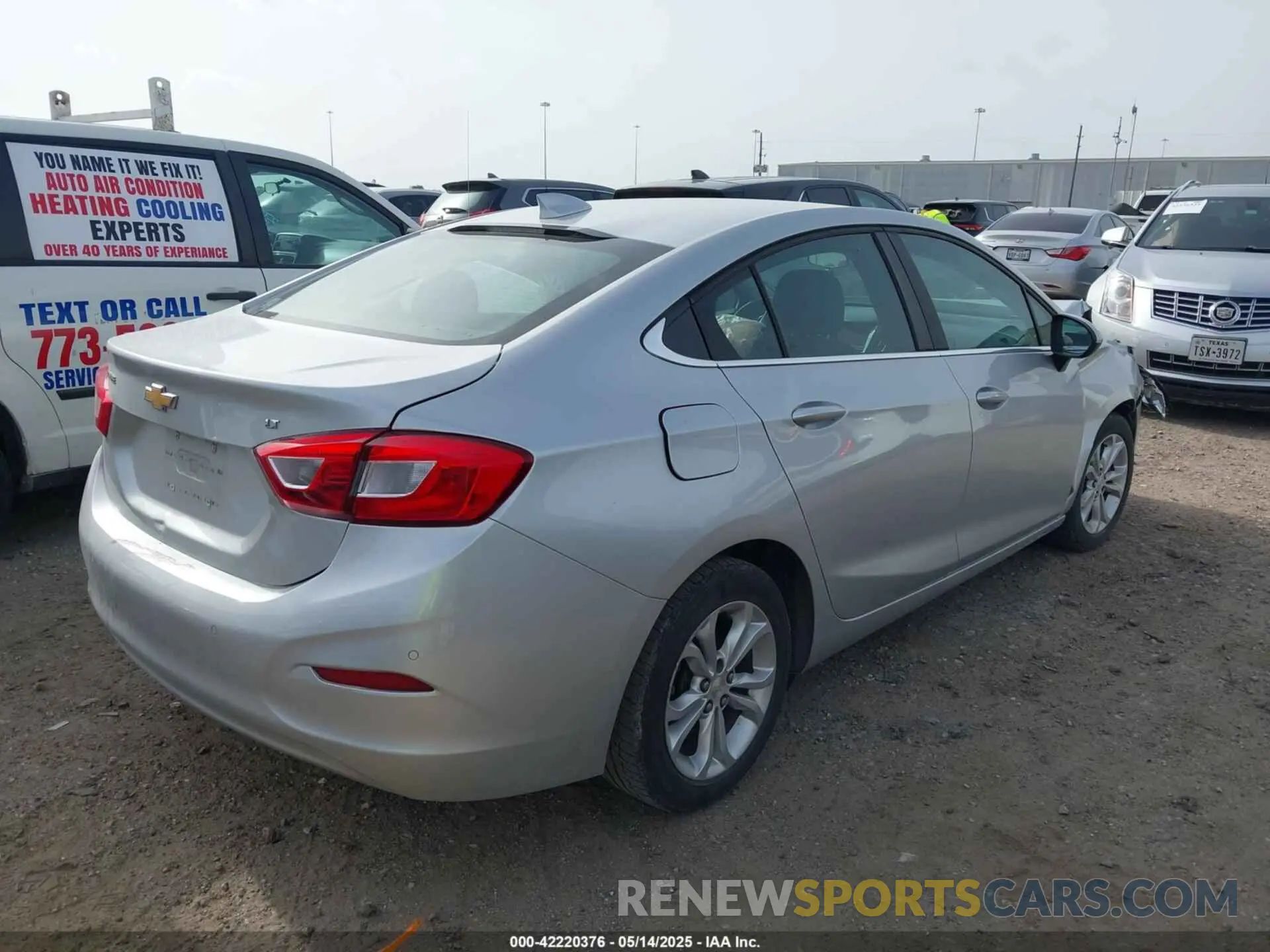 4 fotografías del automóvil dañado 1G1BE5SM7K7108934 CHEVROLET CRUZE 2019