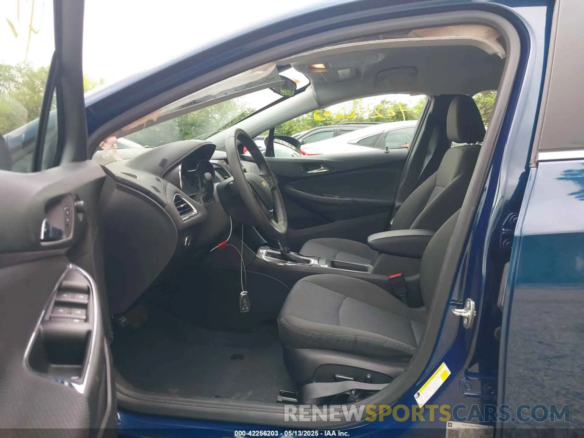5 fotografías del automóvil dañado 1G1BE5SM7K7135499 CHEVROLET CRUZE 2019
