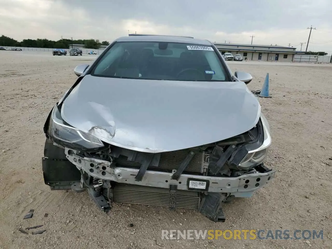 5 fotografías del automóvil dañado 1G1BE5SM8K7102768 CHEVROLET CRUZE 2019