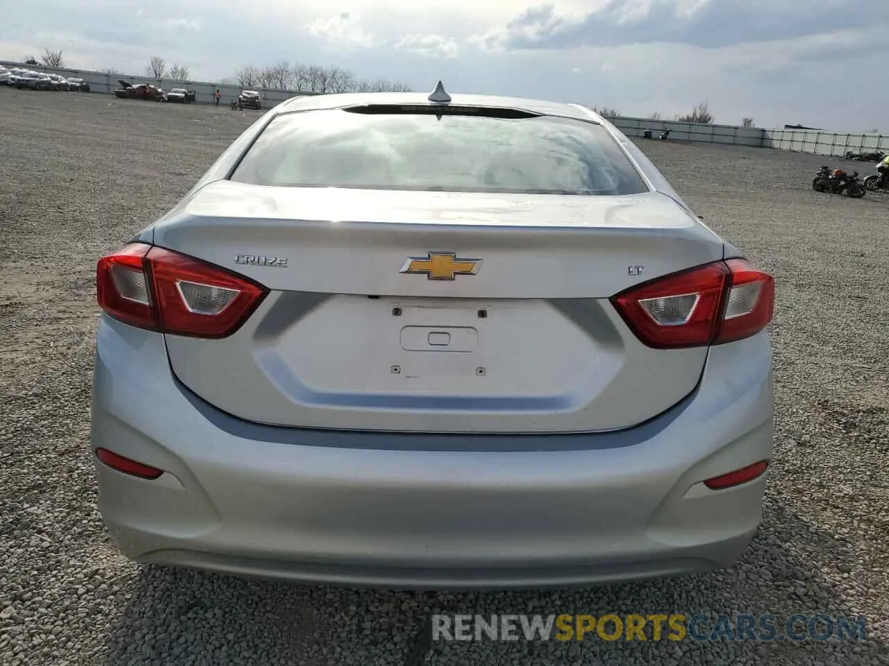 6 fotografías del automóvil dañado 1G1BE5SM8K7112118 CHEVROLET CRUZE 2019