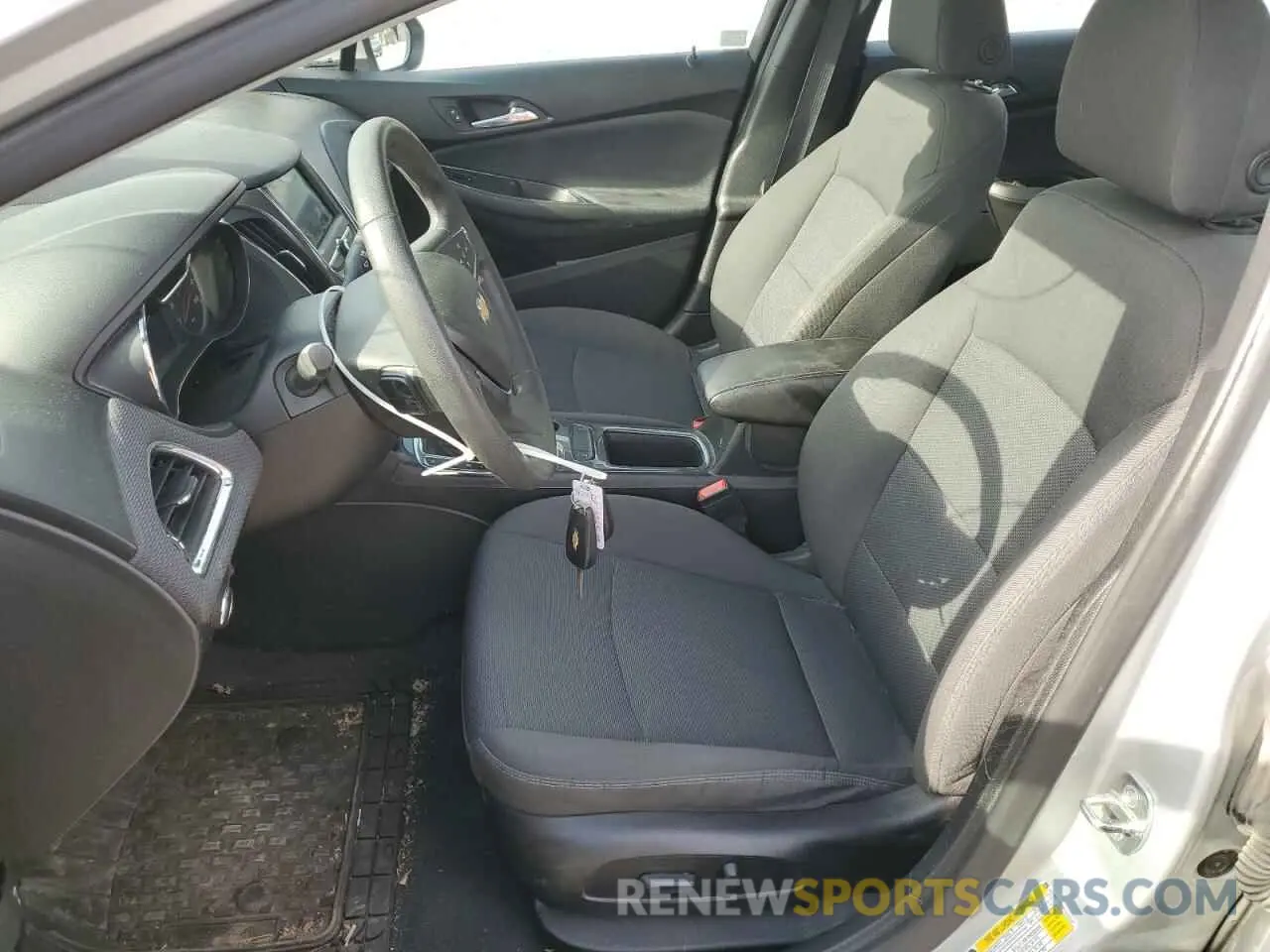 7 fotografías del automóvil dañado 1G1BE5SM8K7112118 CHEVROLET CRUZE 2019