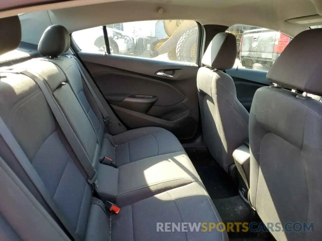 10 fotografías del automóvil dañado 1G1BE5SM8K7120185 CHEVROLET CRUZE 2019