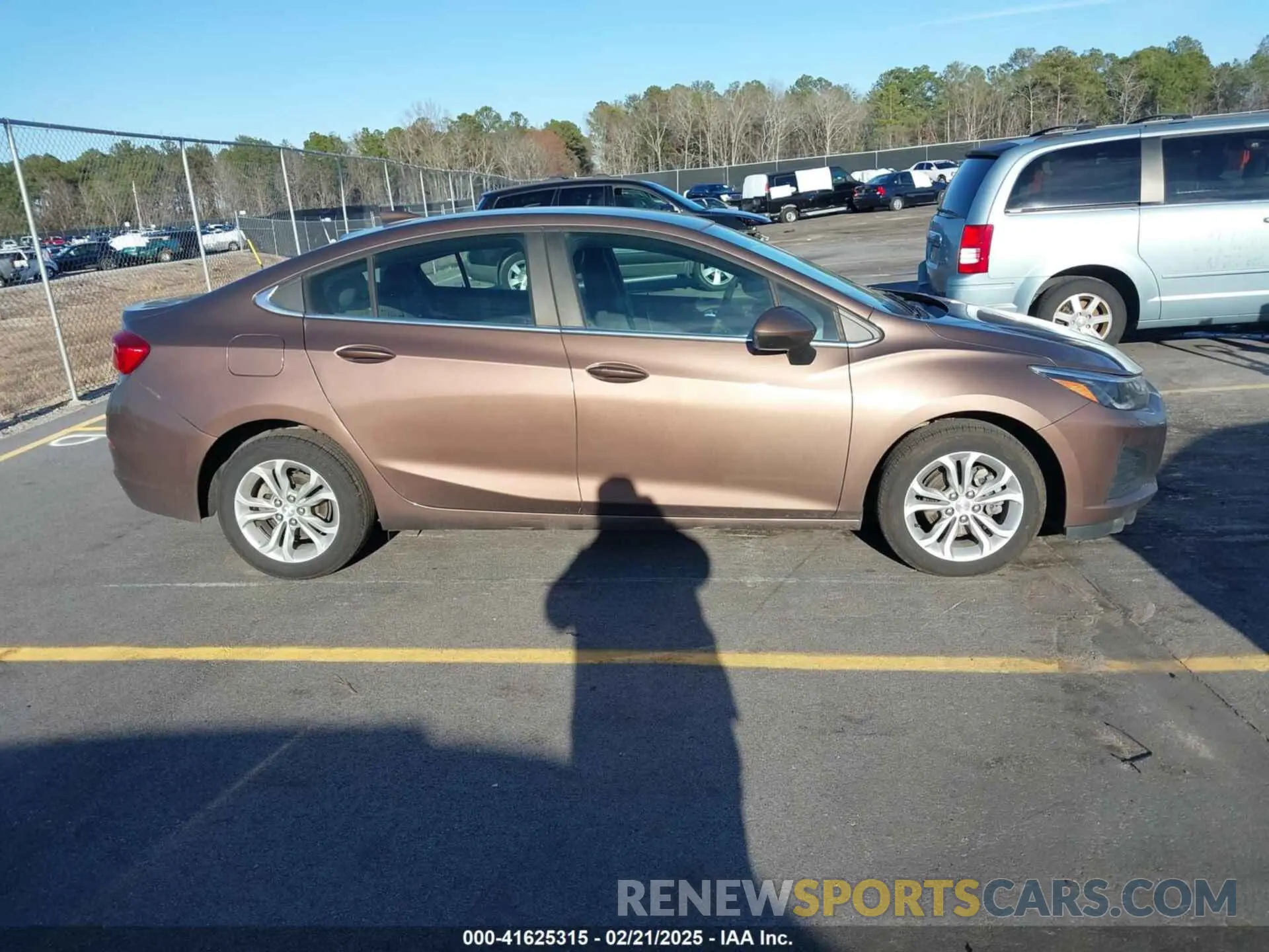 13 fotografías del automóvil dañado 1G1BE5SM8K7120736 CHEVROLET CRUZE 2019