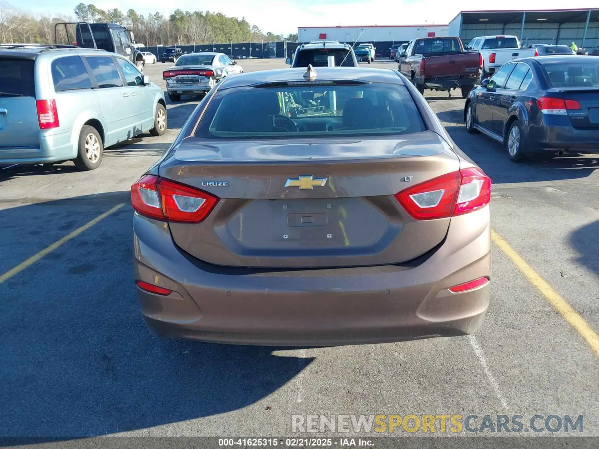 16 fotografías del automóvil dañado 1G1BE5SM8K7120736 CHEVROLET CRUZE 2019