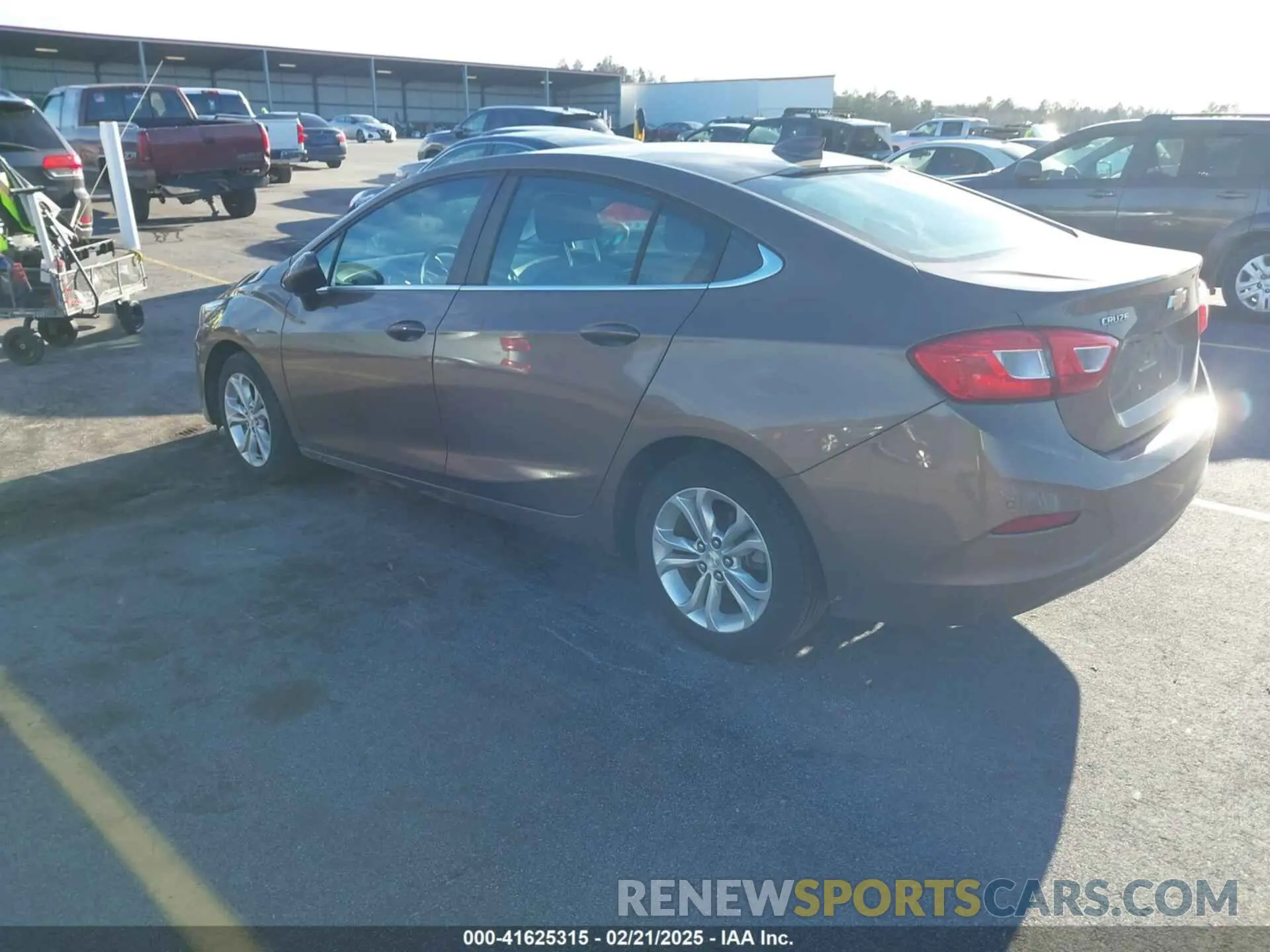 3 fotografías del automóvil dañado 1G1BE5SM8K7120736 CHEVROLET CRUZE 2019