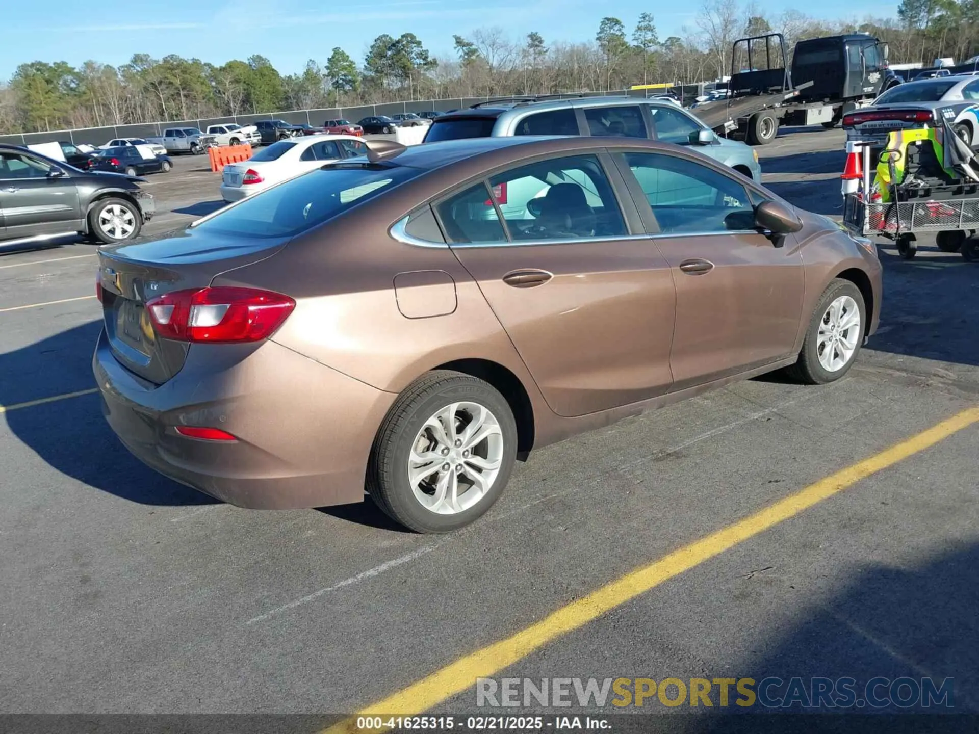 4 fotografías del automóvil dañado 1G1BE5SM8K7120736 CHEVROLET CRUZE 2019