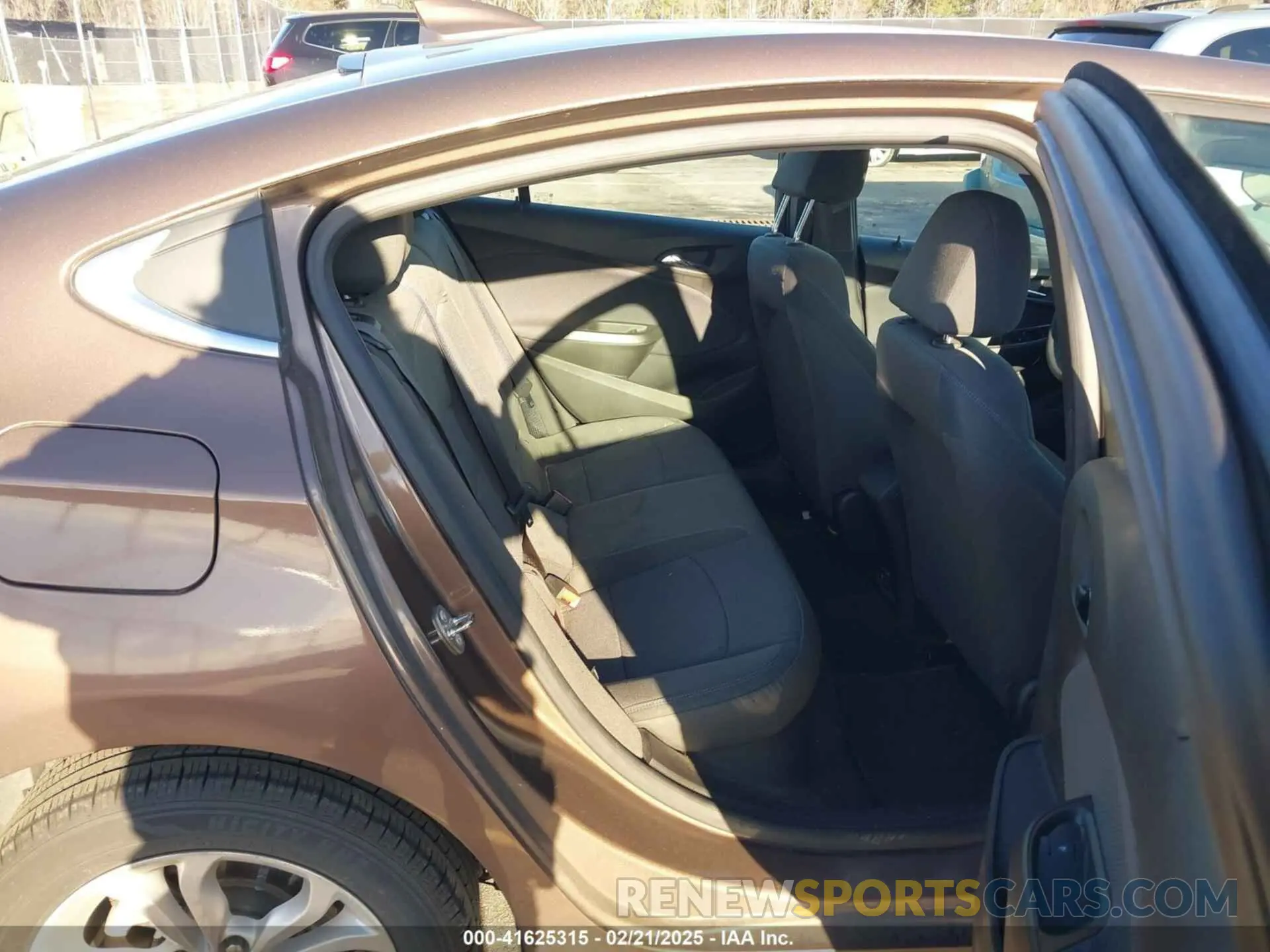 8 fotografías del automóvil dañado 1G1BE5SM8K7120736 CHEVROLET CRUZE 2019