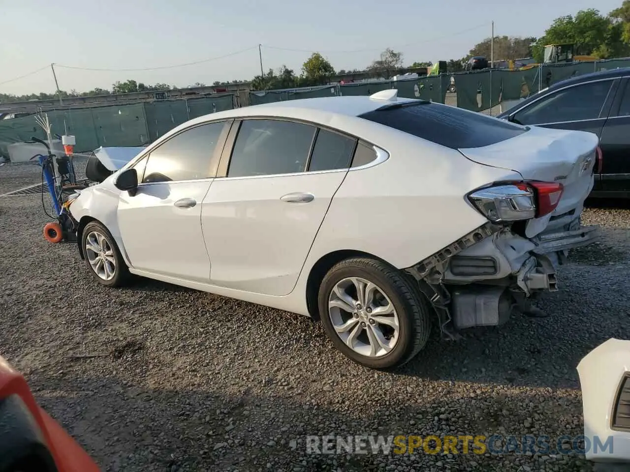 2 fotografías del automóvil dañado 1G1BE5SM8K7125094 CHEVROLET CRUZE 2019