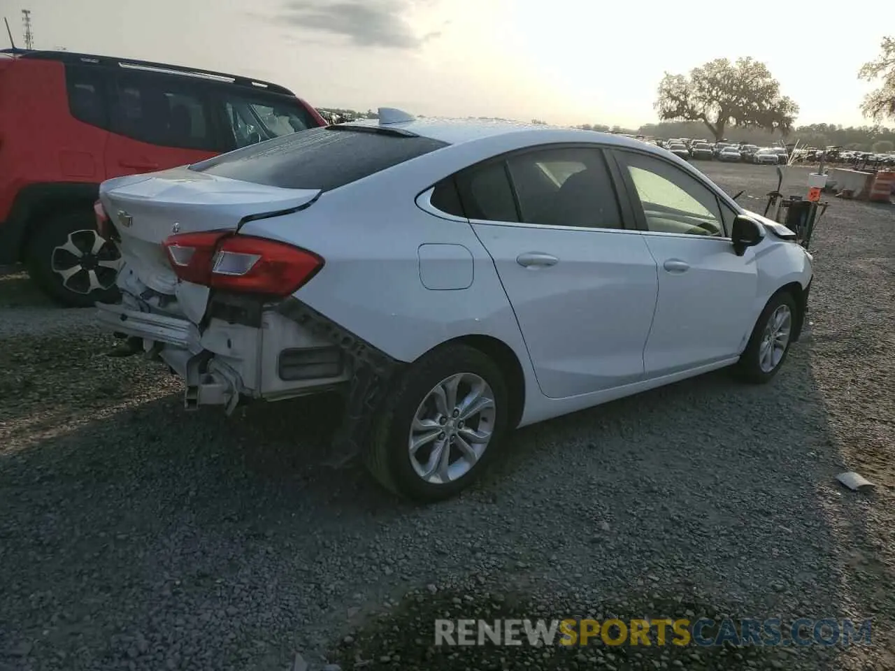 3 fotografías del automóvil dañado 1G1BE5SM8K7125094 CHEVROLET CRUZE 2019
