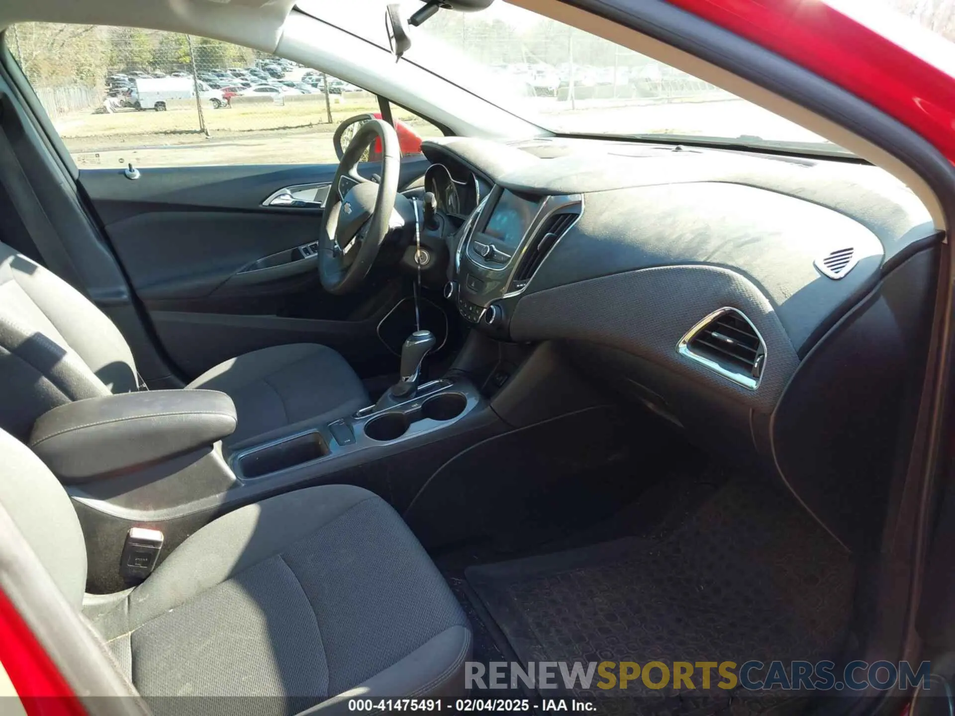 5 fotografías del automóvil dañado 1G1BE5SM8K7134247 CHEVROLET CRUZE 2019