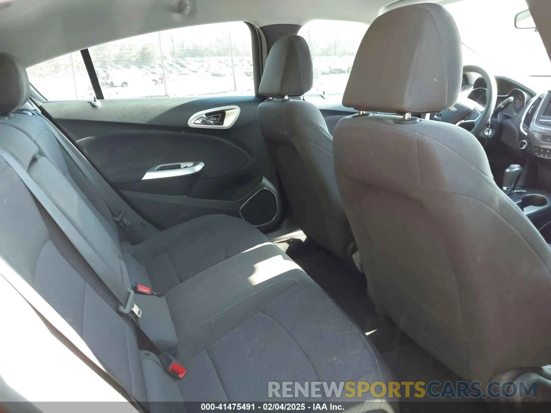 8 fotografías del automóvil dañado 1G1BE5SM8K7134247 CHEVROLET CRUZE 2019