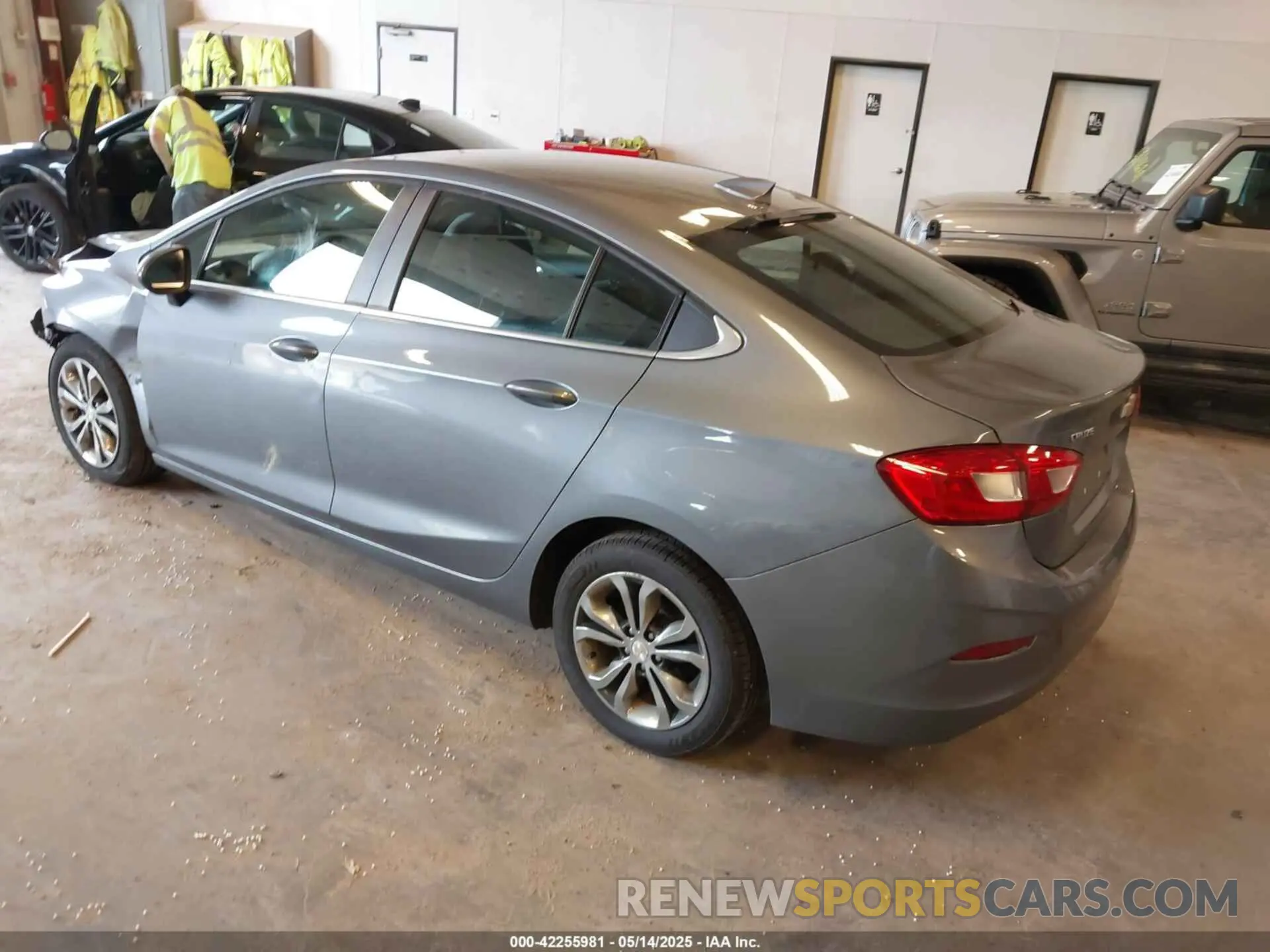 3 fotografías del automóvil dañado 1G1BE5SM8K7139173 CHEVROLET CRUZE 2019