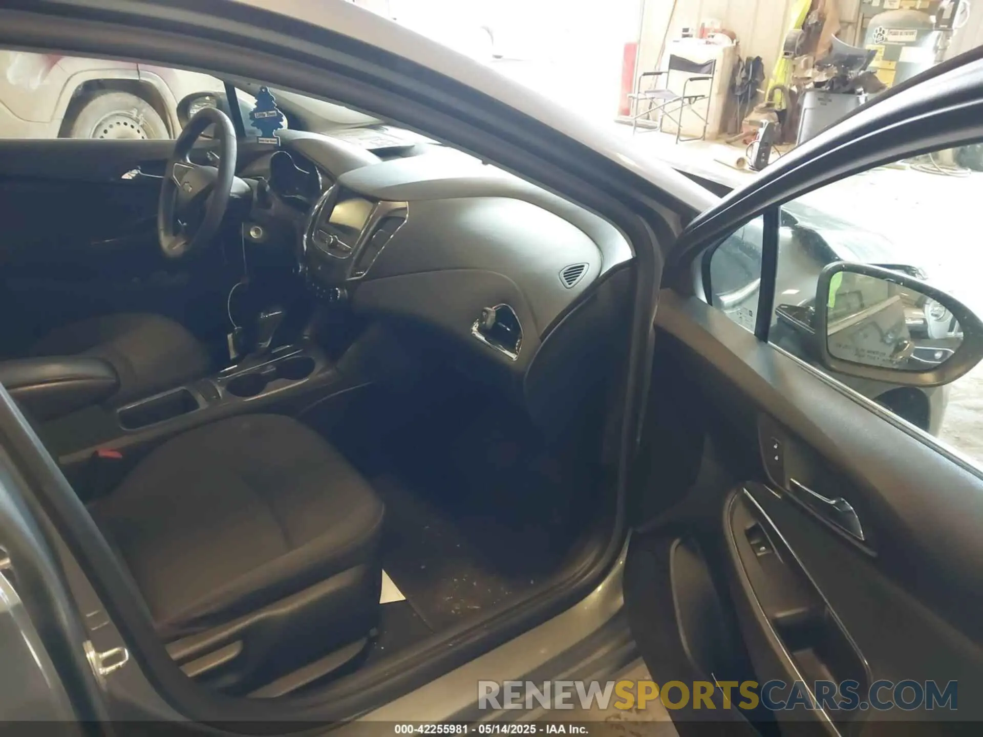 5 fotografías del automóvil dañado 1G1BE5SM8K7139173 CHEVROLET CRUZE 2019