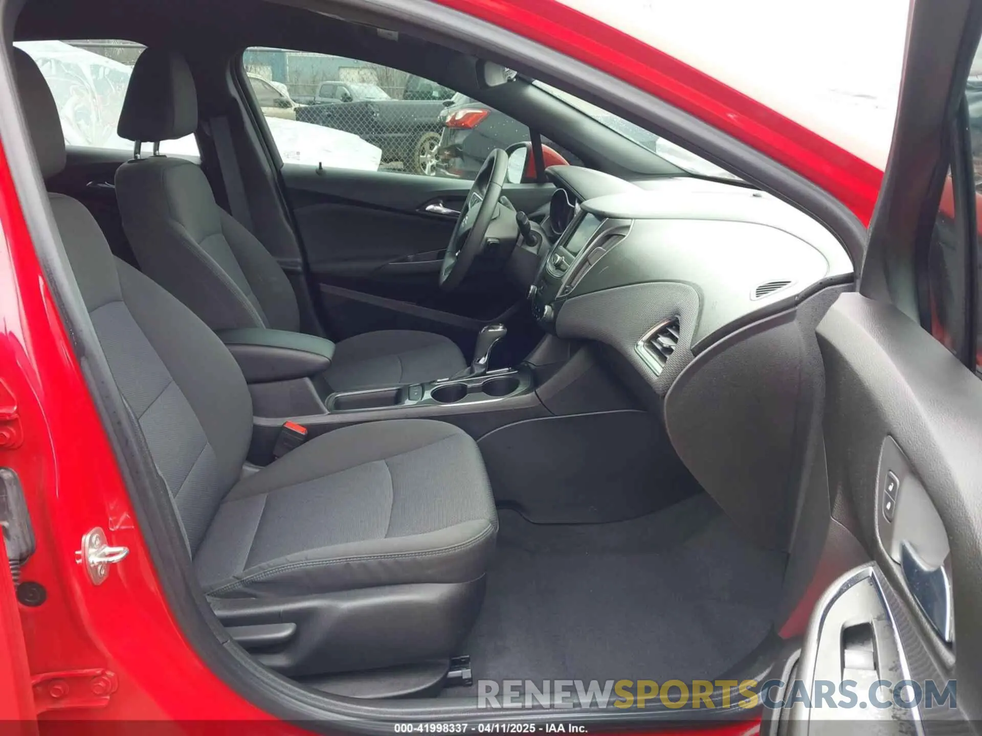 5 fotografías del automóvil dañado 1G1BE5SM9K7100155 CHEVROLET CRUZE 2019