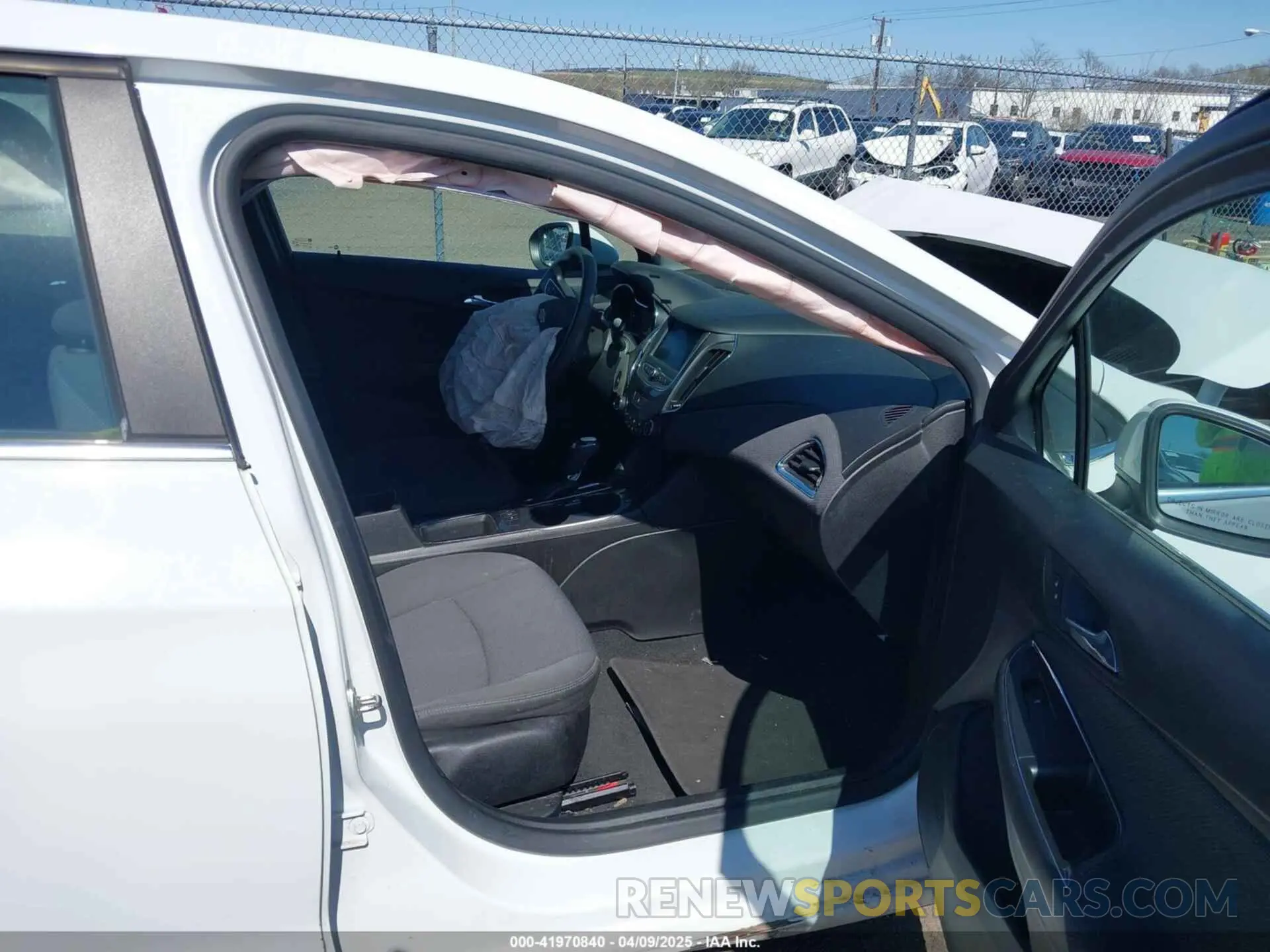 5 fotografías del automóvil dañado 1G1BE5SM9K7122673 CHEVROLET CRUZE 2019
