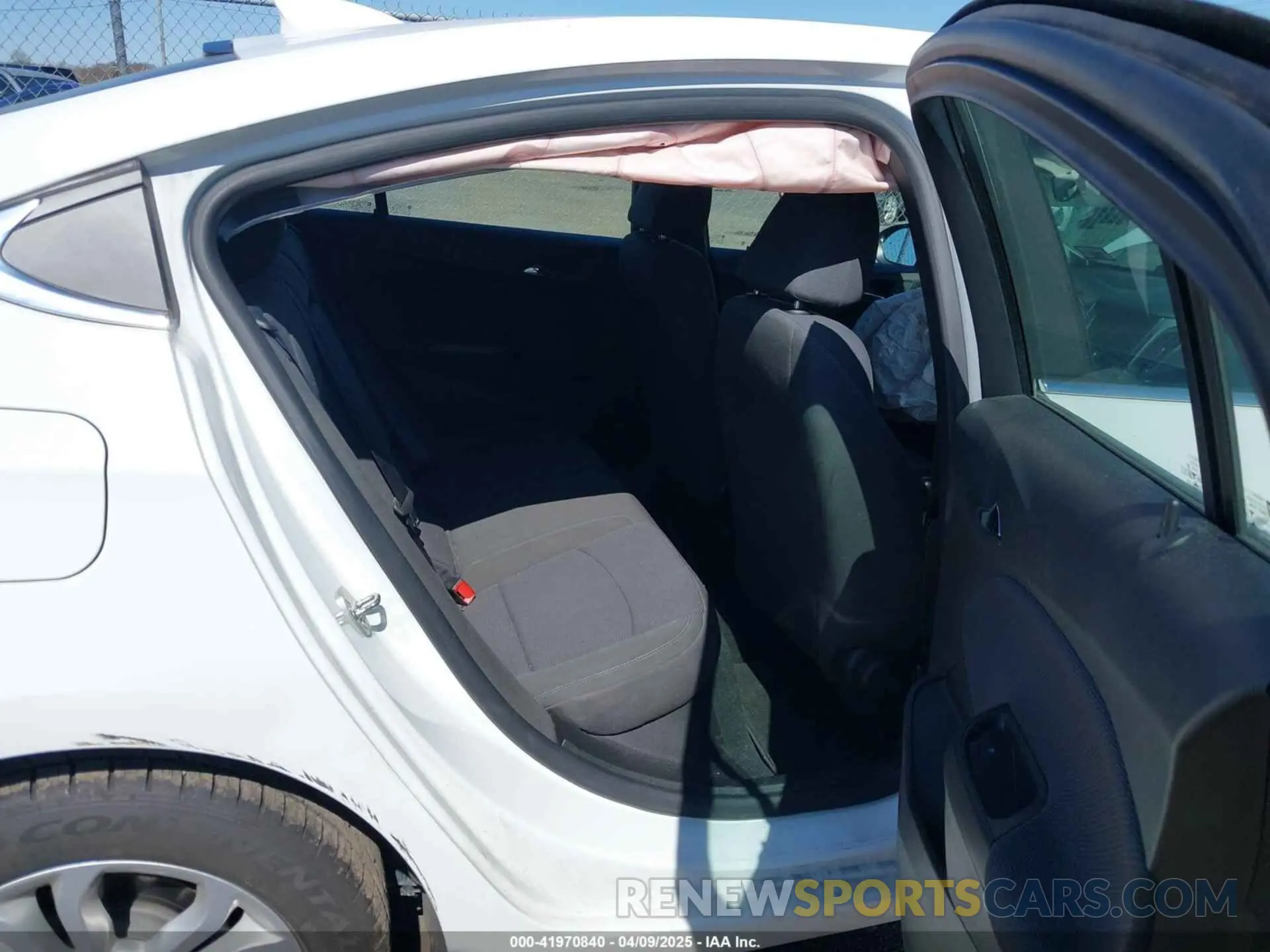 8 fotografías del automóvil dañado 1G1BE5SM9K7122673 CHEVROLET CRUZE 2019