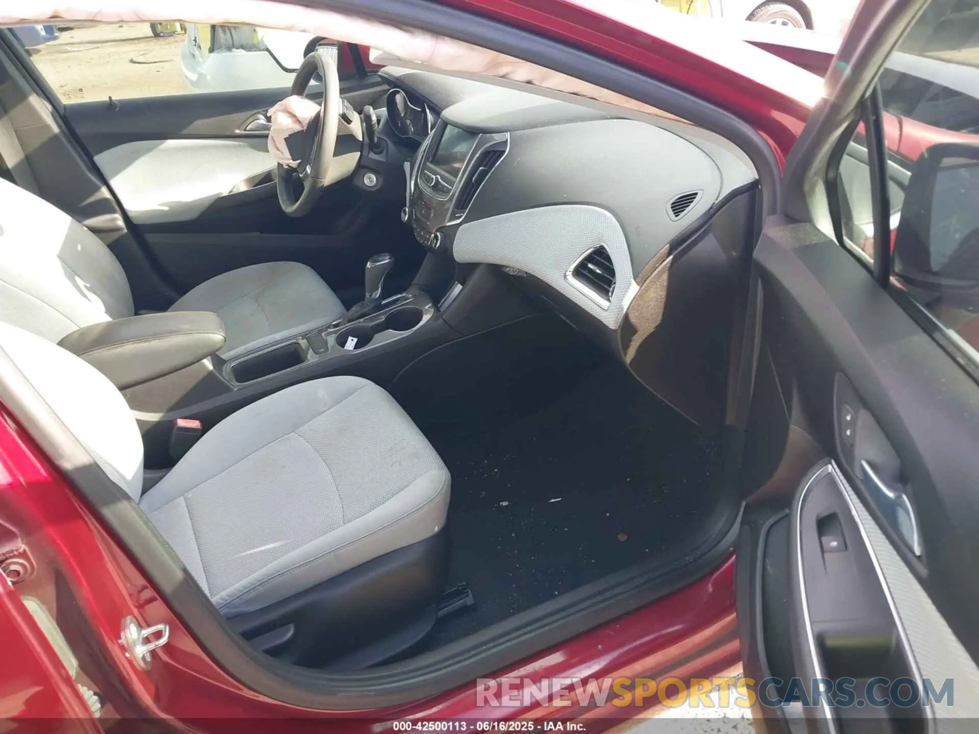 5 fotografías del automóvil dañado 1G1BE5SM9K7139702 CHEVROLET CRUZE 2019