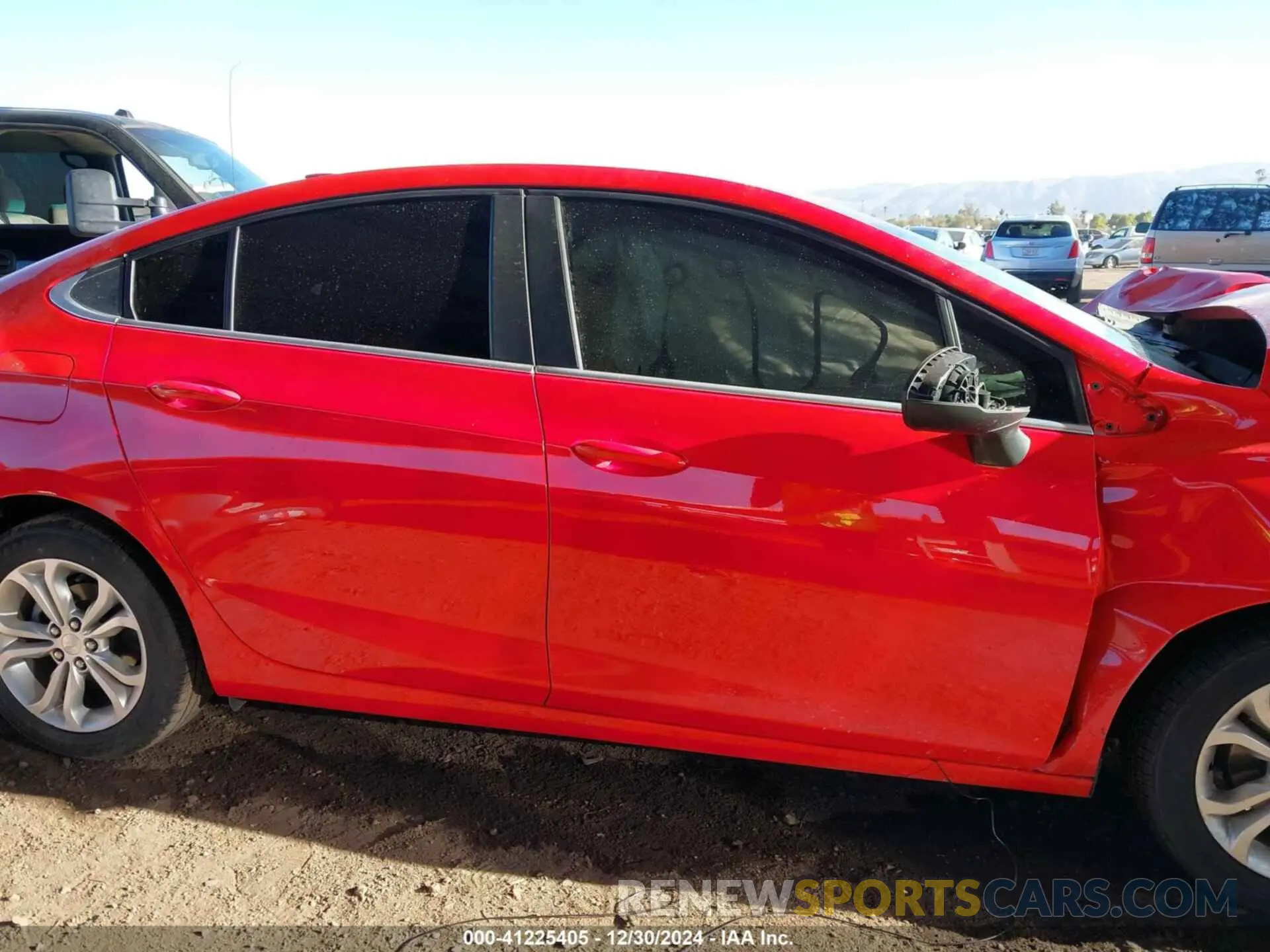 13 fotografías del automóvil dañado 1G1BE5SMXK7110290 CHEVROLET CRUZE 2019