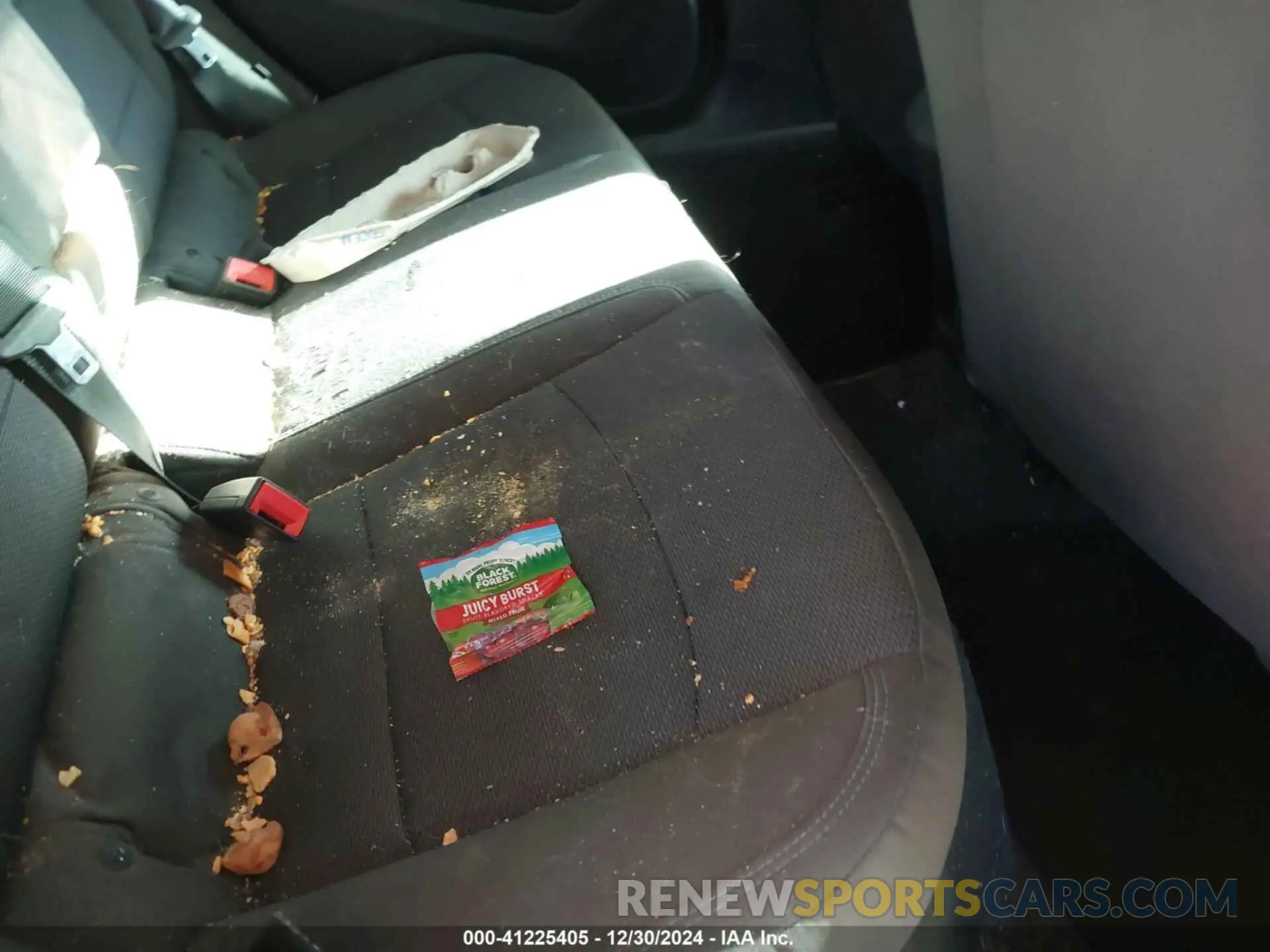 8 fotografías del automóvil dañado 1G1BE5SMXK7110290 CHEVROLET CRUZE 2019