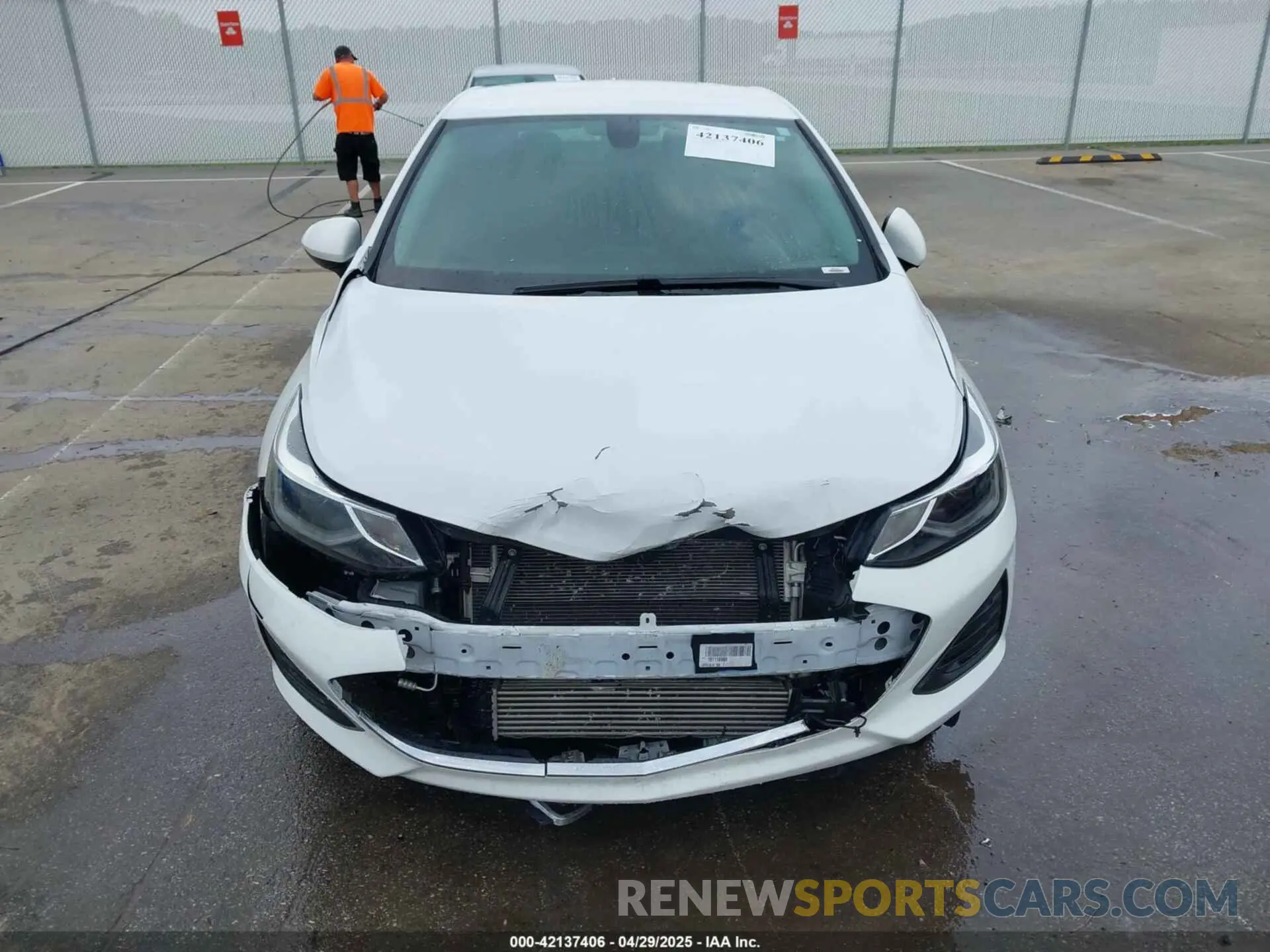 13 fotografías del automóvil dañado 1G1BE5SMXK7118146 CHEVROLET CRUZE 2019