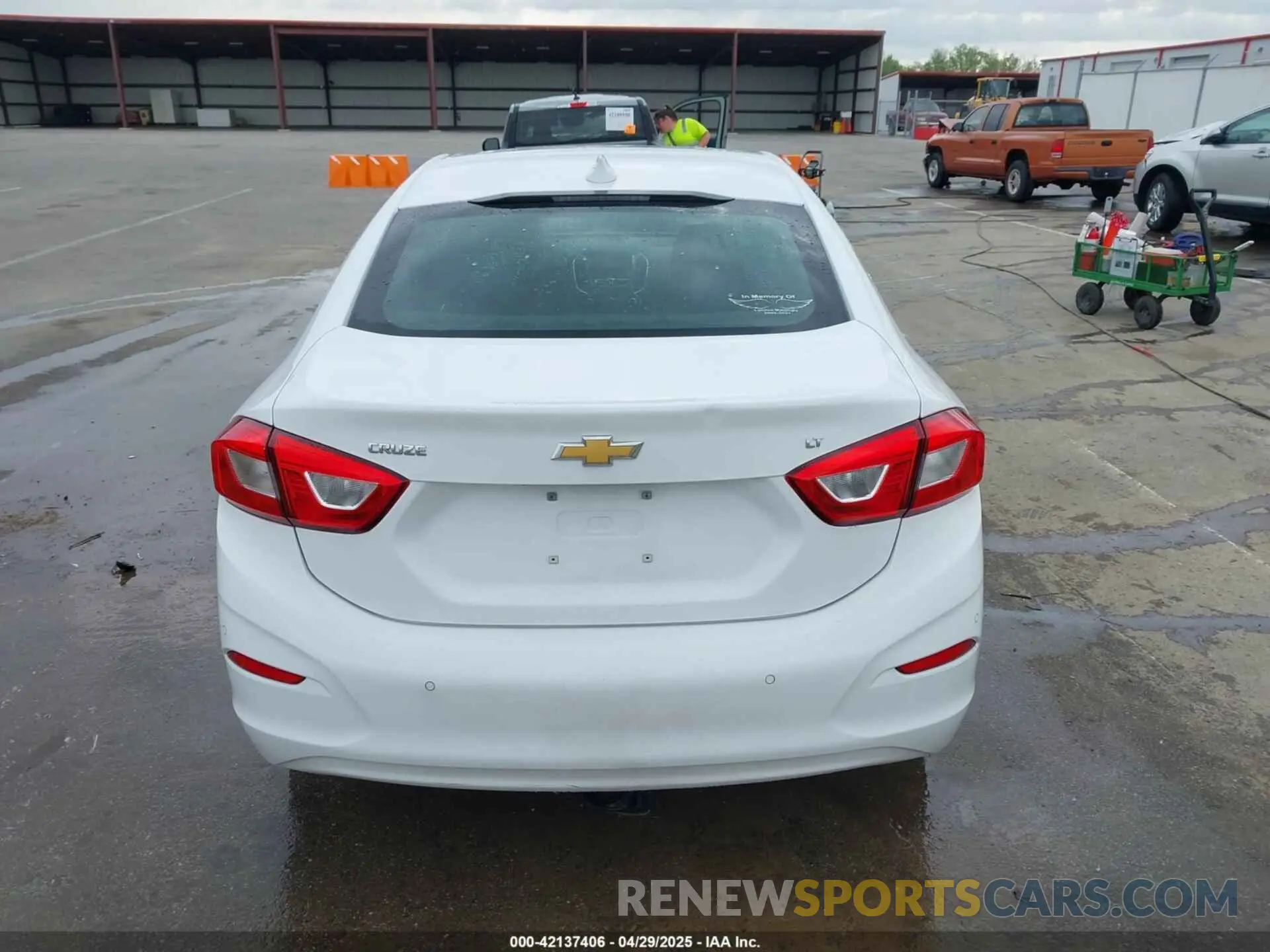 17 fotografías del automóvil dañado 1G1BE5SMXK7118146 CHEVROLET CRUZE 2019