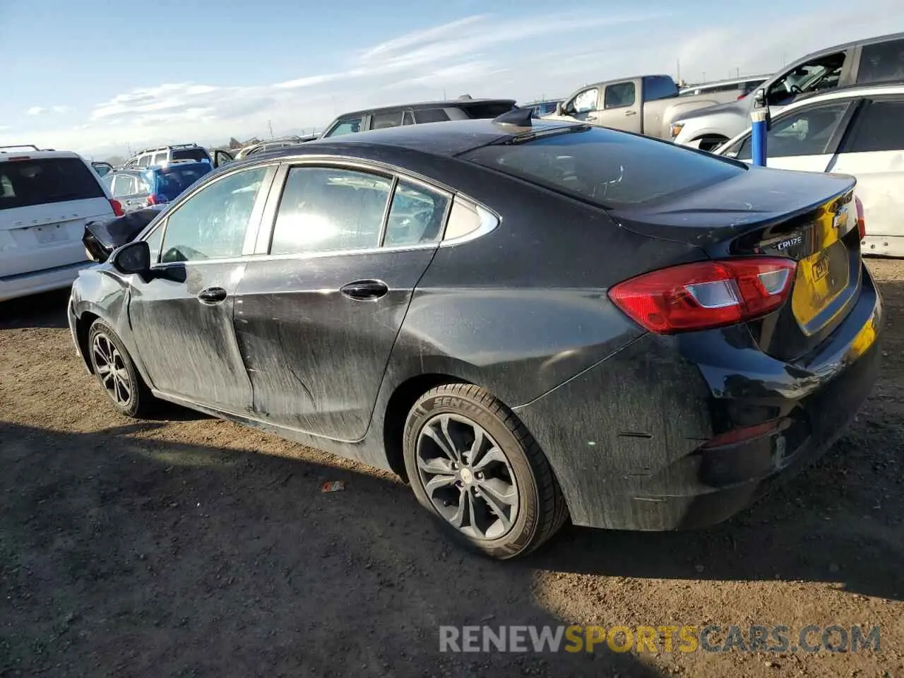 2 fotografías del automóvil dañado 1G1BE5SMXK7144732 CHEVROLET CRUZE 2019