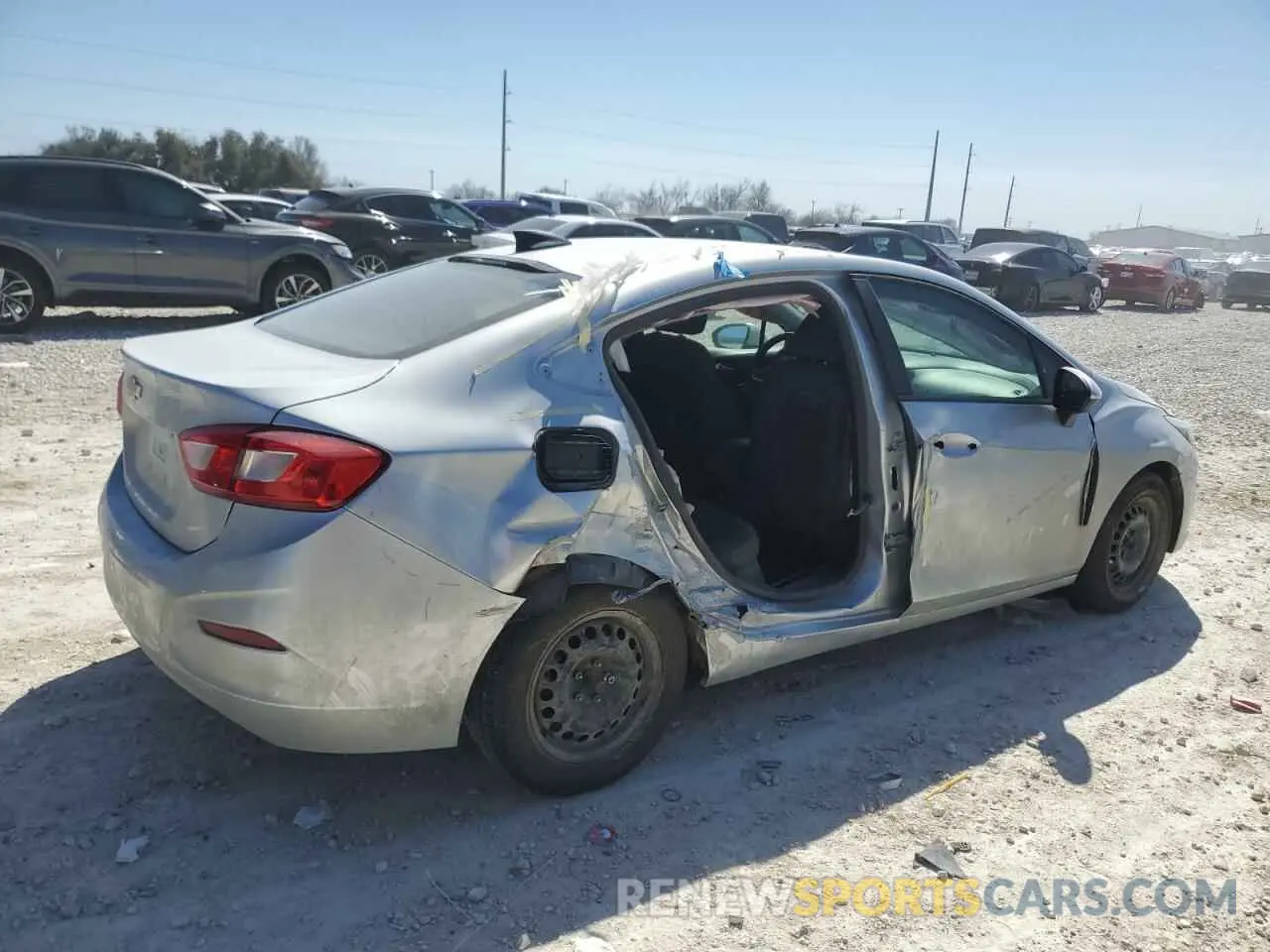 3 fotografías del automóvil dañado 1G1BJ5SM3K7105248 CHEVROLET CRUZE 2019
