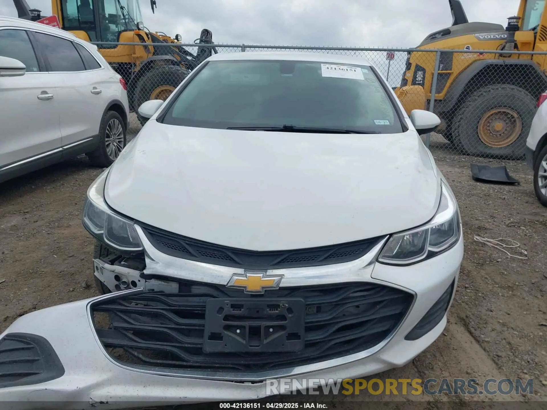 12 fotografías del automóvil dañado 1G1BJ5SM4K7104013 CHEVROLET CRUZE 2019