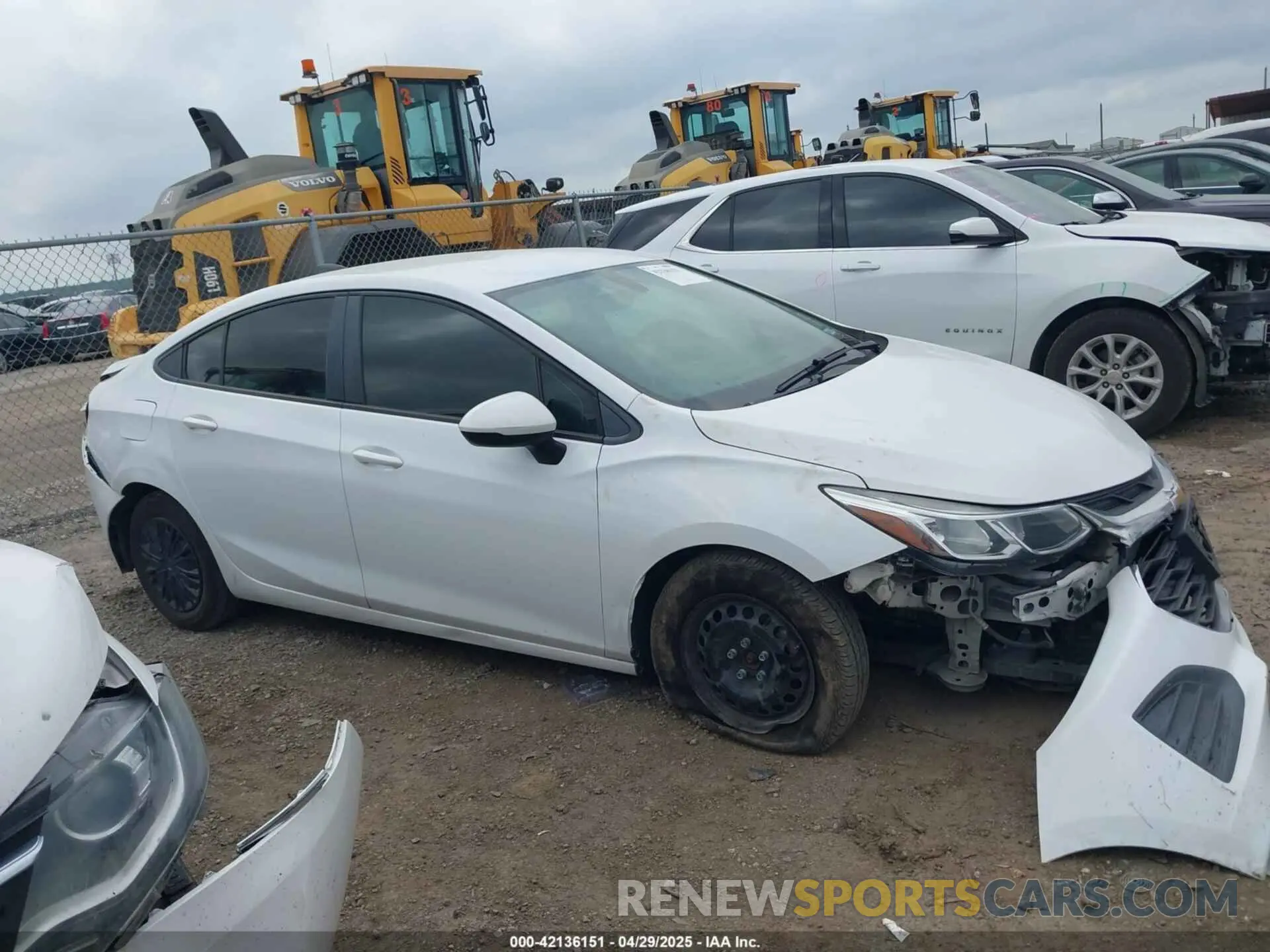 13 fotografías del automóvil dañado 1G1BJ5SM4K7104013 CHEVROLET CRUZE 2019