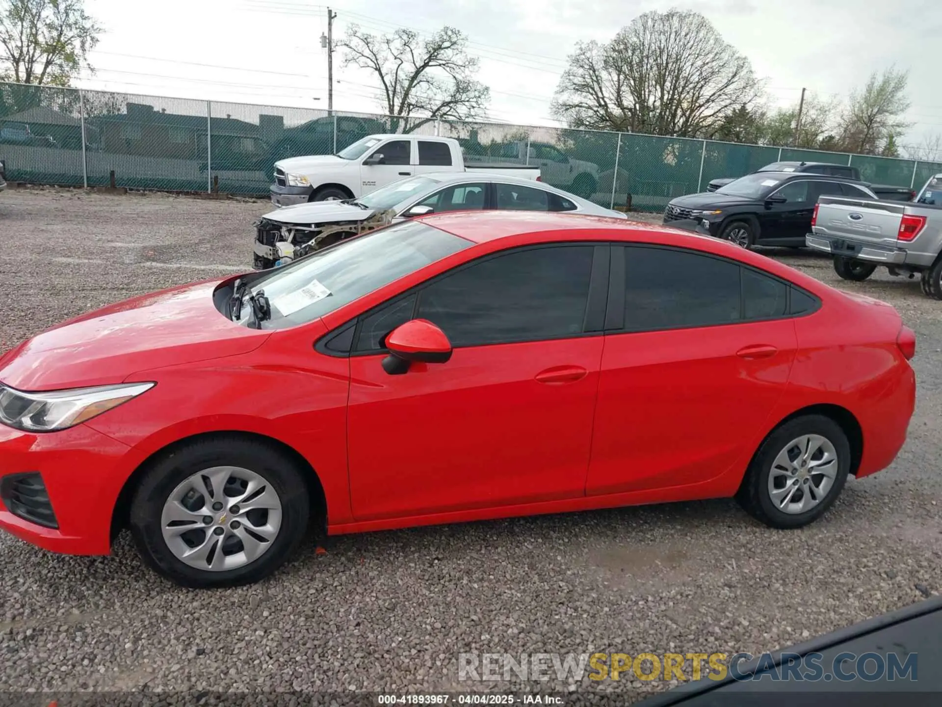 14 fotografías del automóvil dañado 1G1BJ5SM6K7102909 CHEVROLET CRUZE 2019
