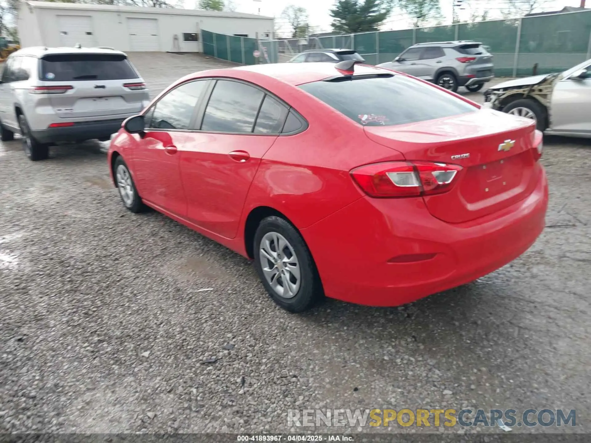 3 fotografías del automóvil dañado 1G1BJ5SM6K7102909 CHEVROLET CRUZE 2019