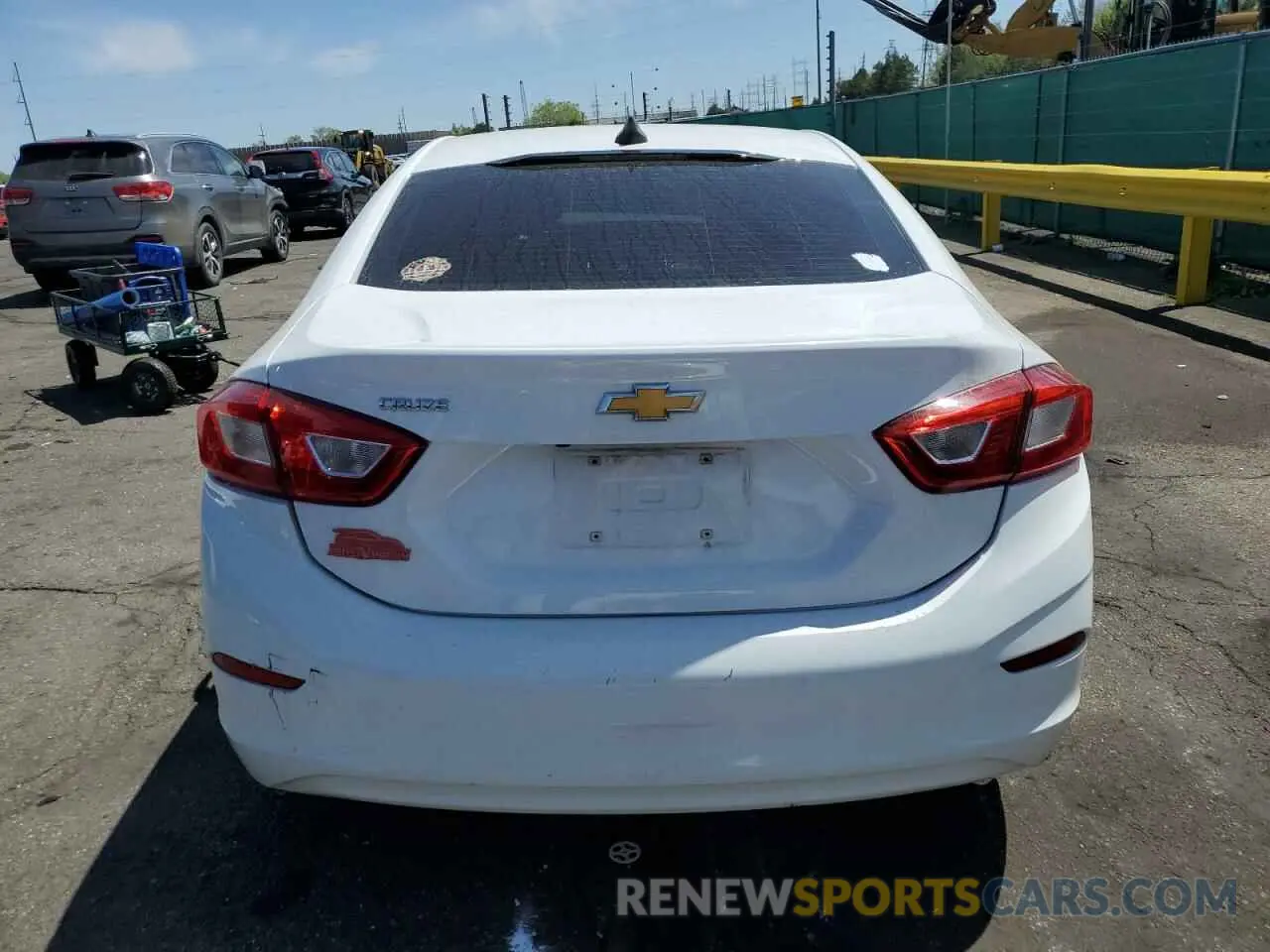 6 fotografías del automóvil dañado 1G1BJ5SMXK7105280 CHEVROLET CRUZE 2019