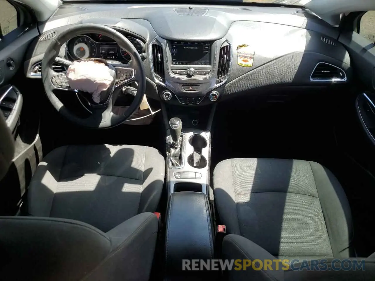8 fotografías del automóvil dañado 1G1BJ5SMXK7105280 CHEVROLET CRUZE 2019