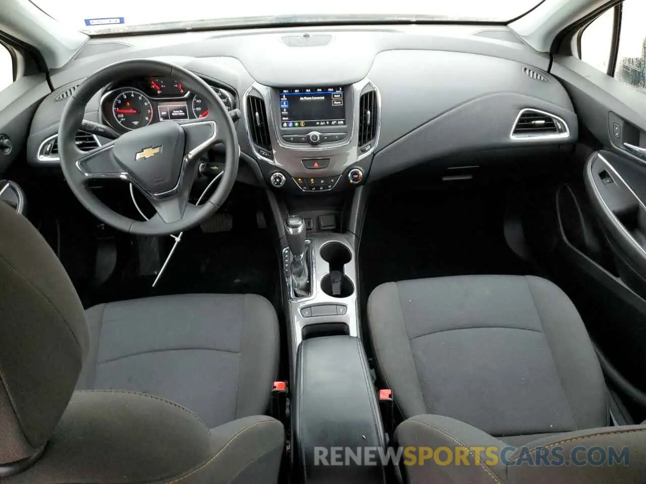 8 fotografías del automóvil dañado 3G1BC6SM2KS535726 CHEVROLET CRUZE 2019