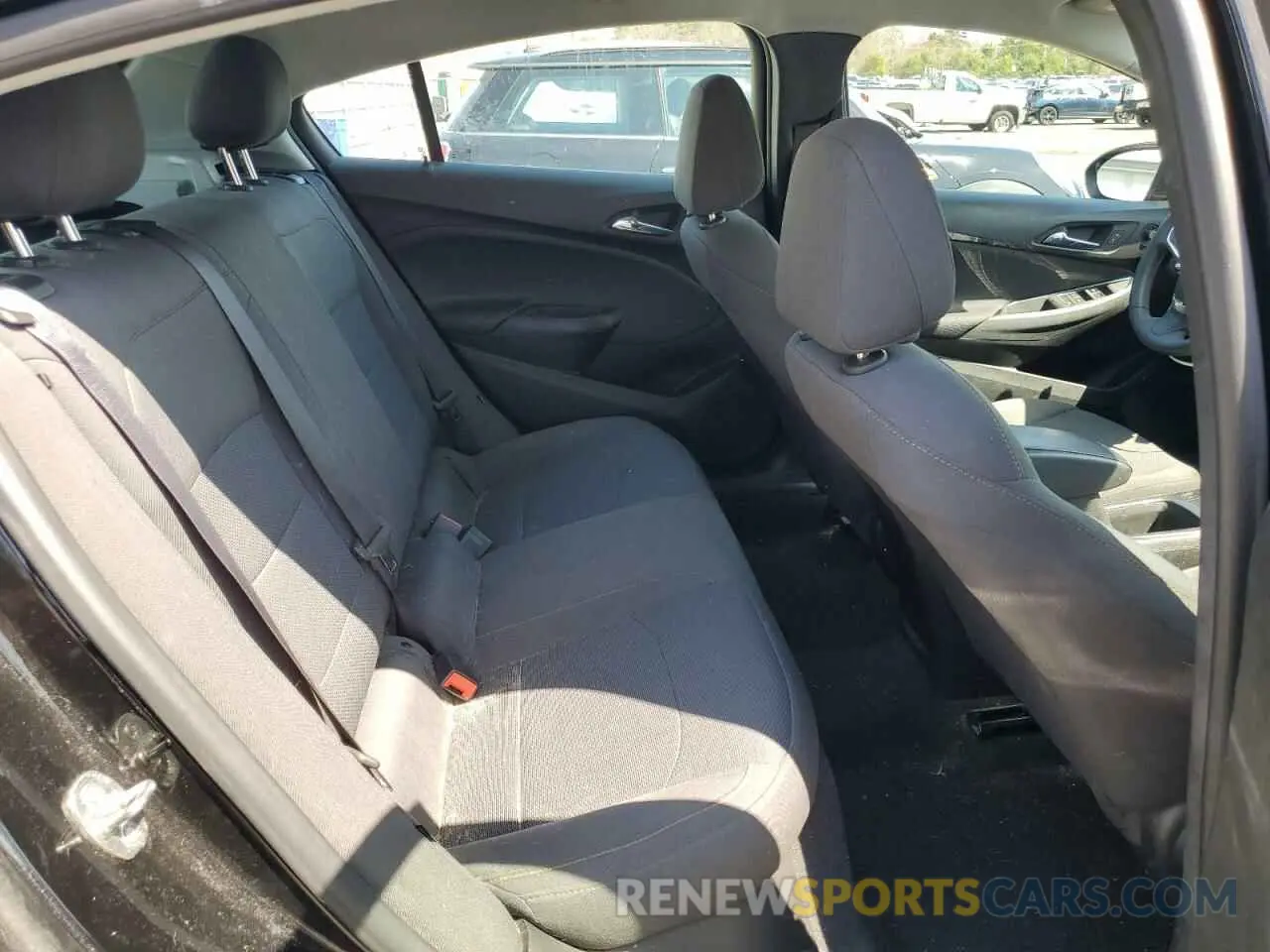 10 fotografías del automóvil dañado 3G1BC6SM2KS569164 CHEVROLET CRUZE 2019