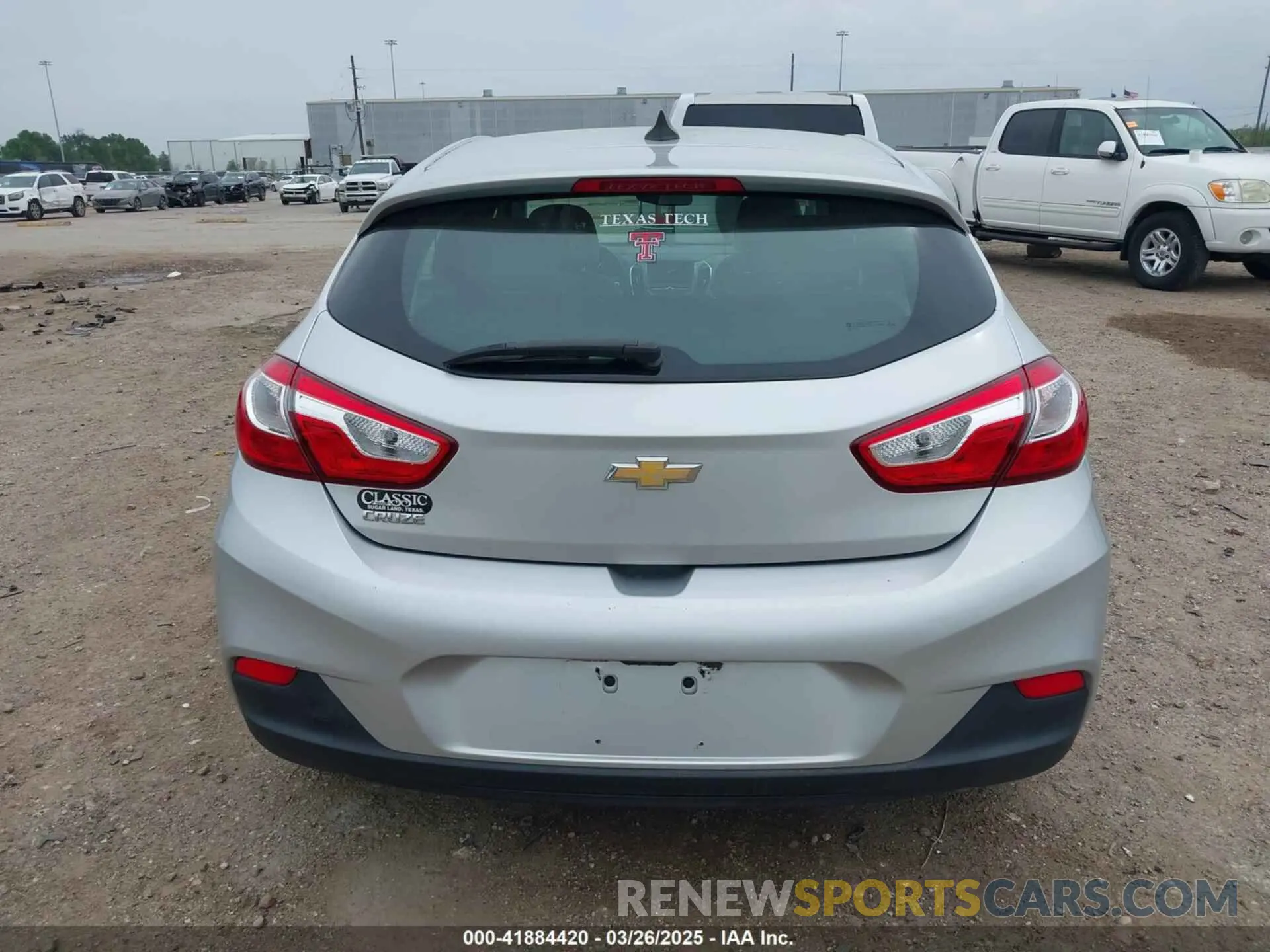 16 fotografías del automóvil dañado 3G1BC6SM7KS588888 CHEVROLET CRUZE 2019