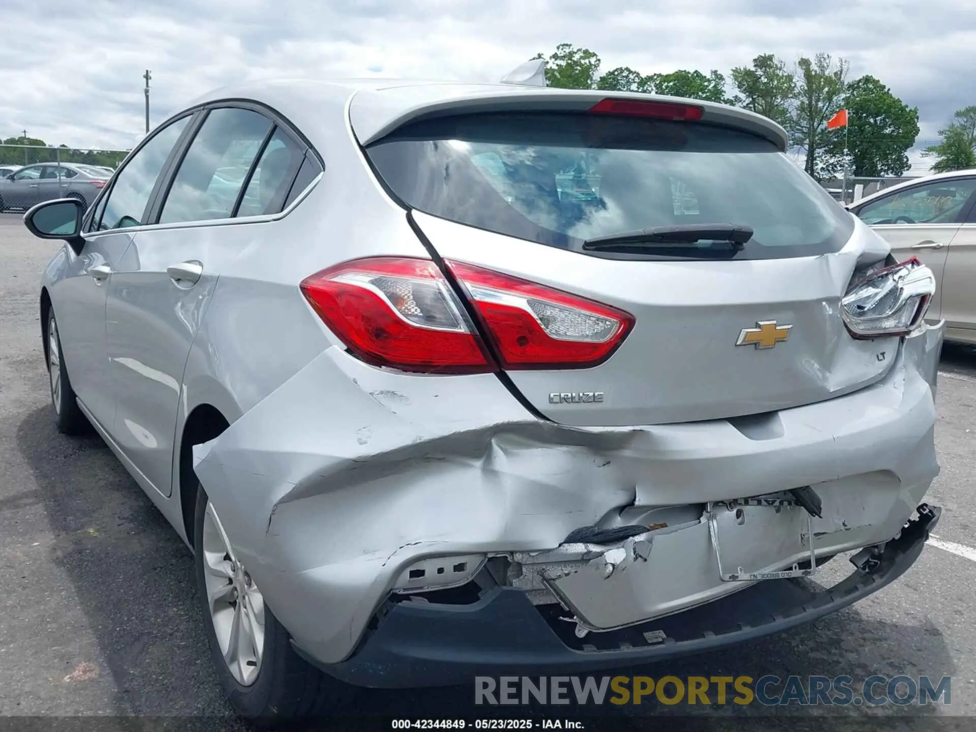 3 fotografías del automóvil dañado 3G1BE6SM0KS524394 CHEVROLET CRUZE 2019