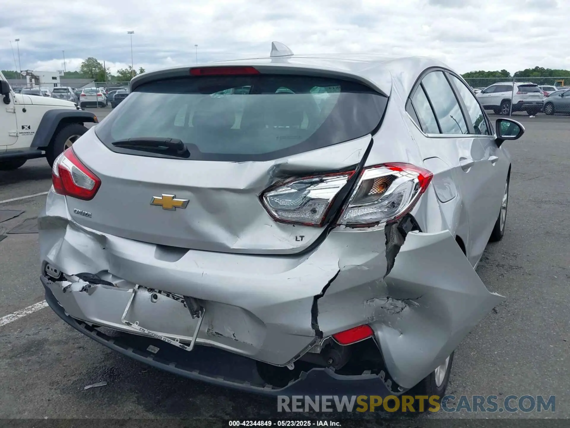 6 fotografías del automóvil dañado 3G1BE6SM0KS524394 CHEVROLET CRUZE 2019