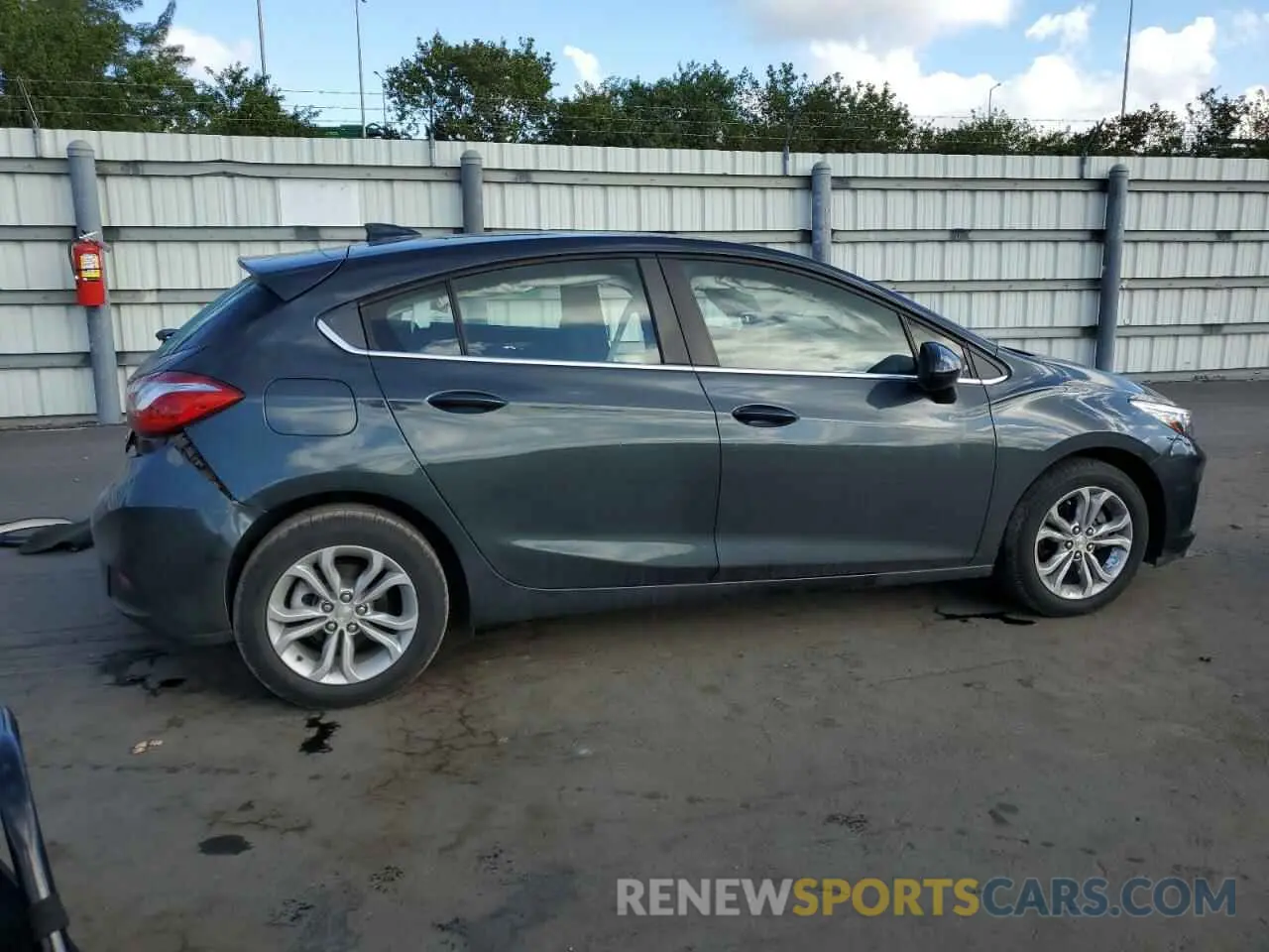 3 fotografías del automóvil dañado 3G1BE6SM3KS540881 CHEVROLET CRUZE 2019