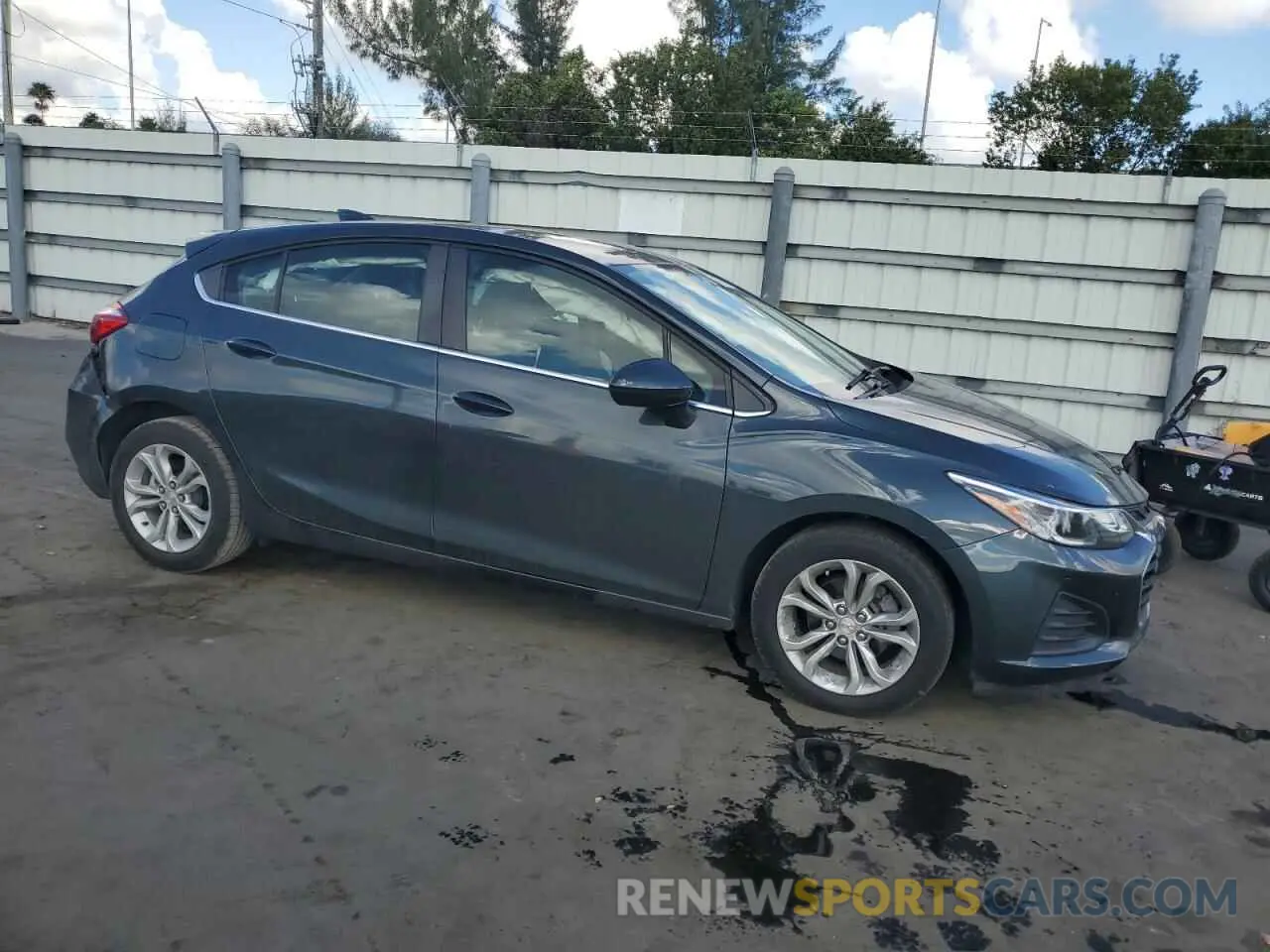 4 fotografías del automóvil dañado 3G1BE6SM3KS540881 CHEVROLET CRUZE 2019