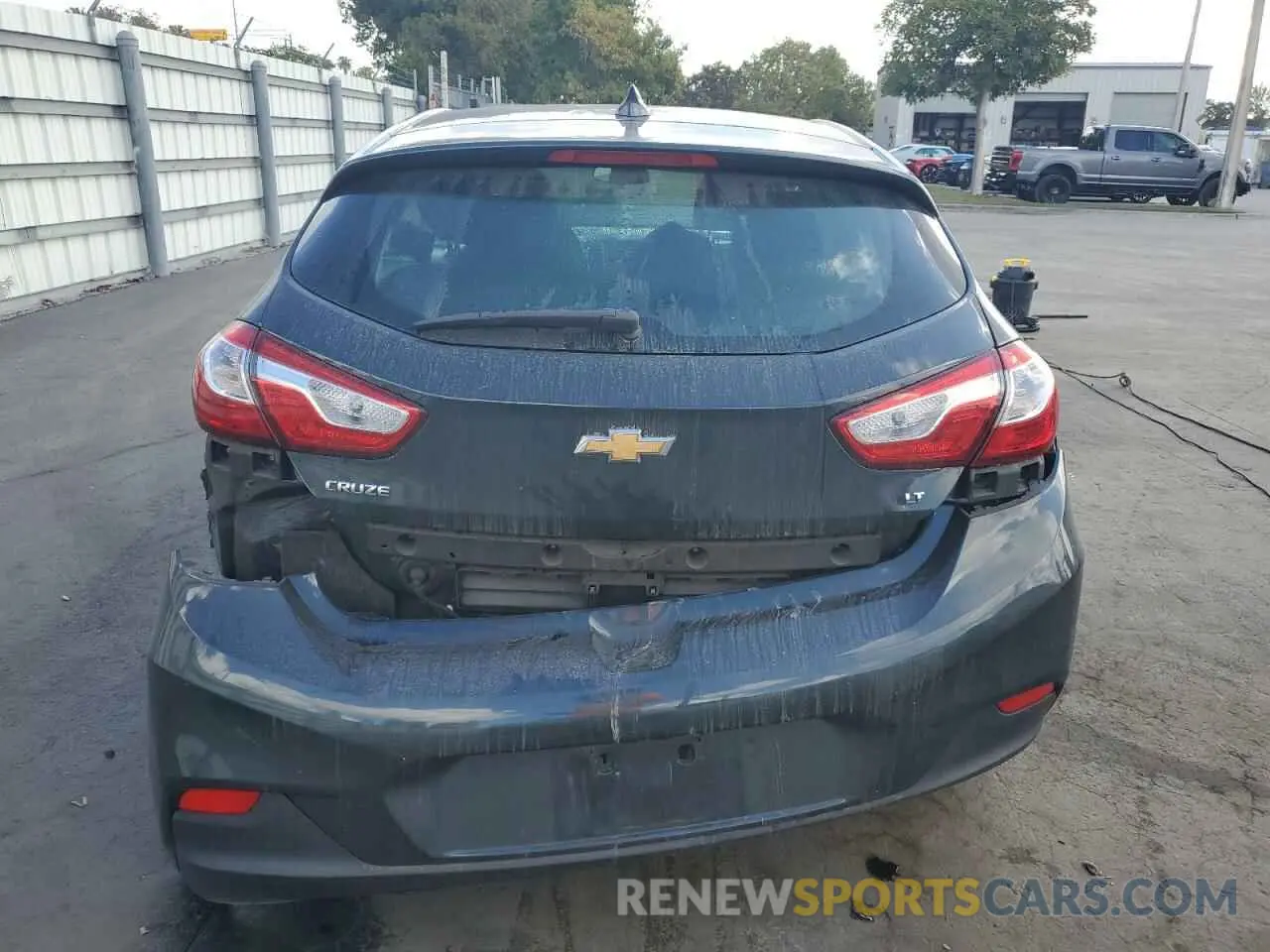 6 fotografías del automóvil dañado 3G1BE6SM3KS540881 CHEVROLET CRUZE 2019