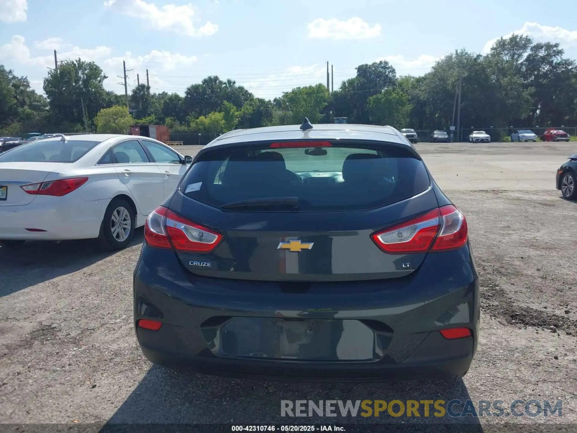 16 fotografías del automóvil dañado 3G1BE6SM4KS542770 CHEVROLET CRUZE 2019