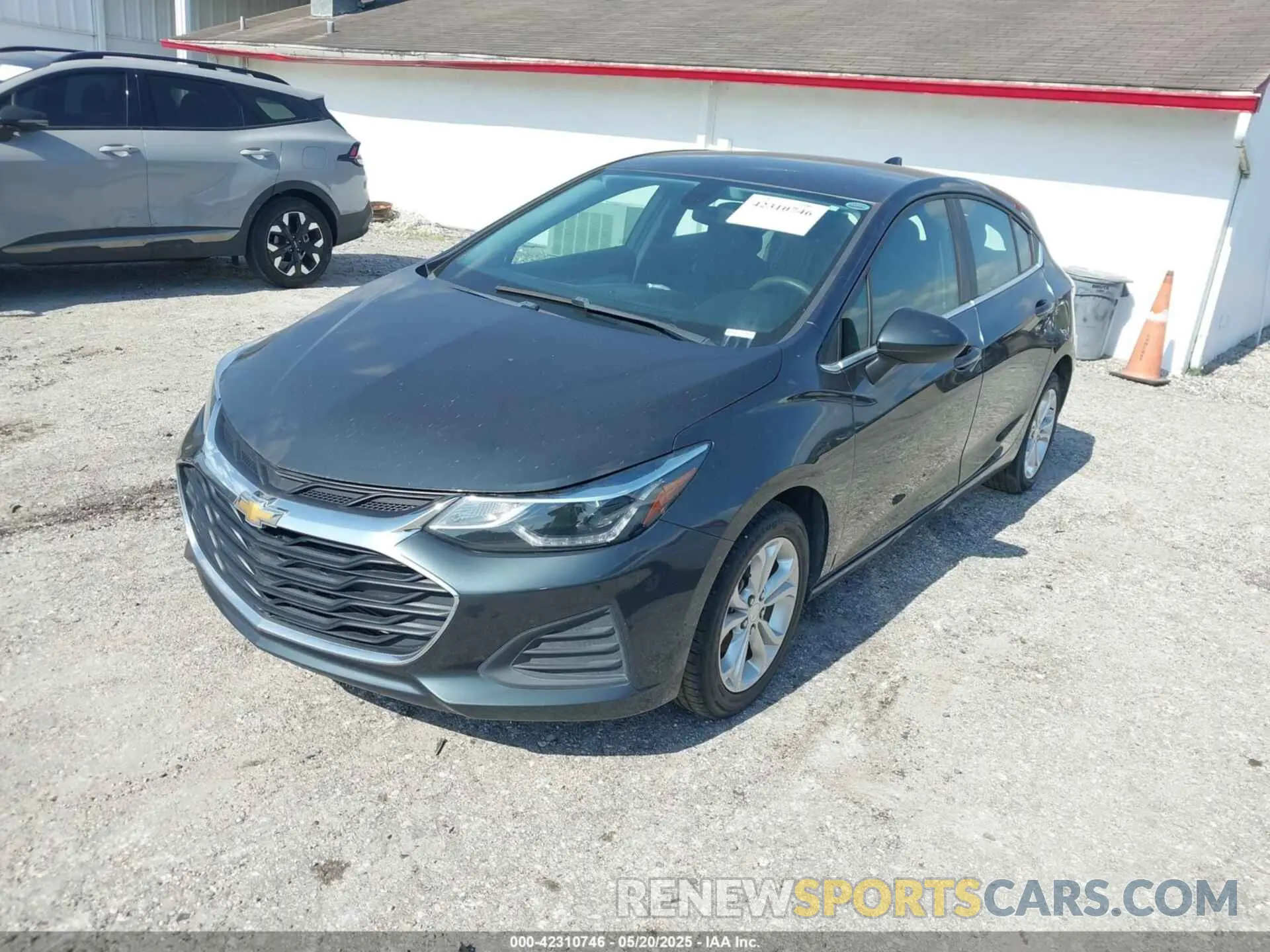 2 fotografías del automóvil dañado 3G1BE6SM4KS542770 CHEVROLET CRUZE 2019